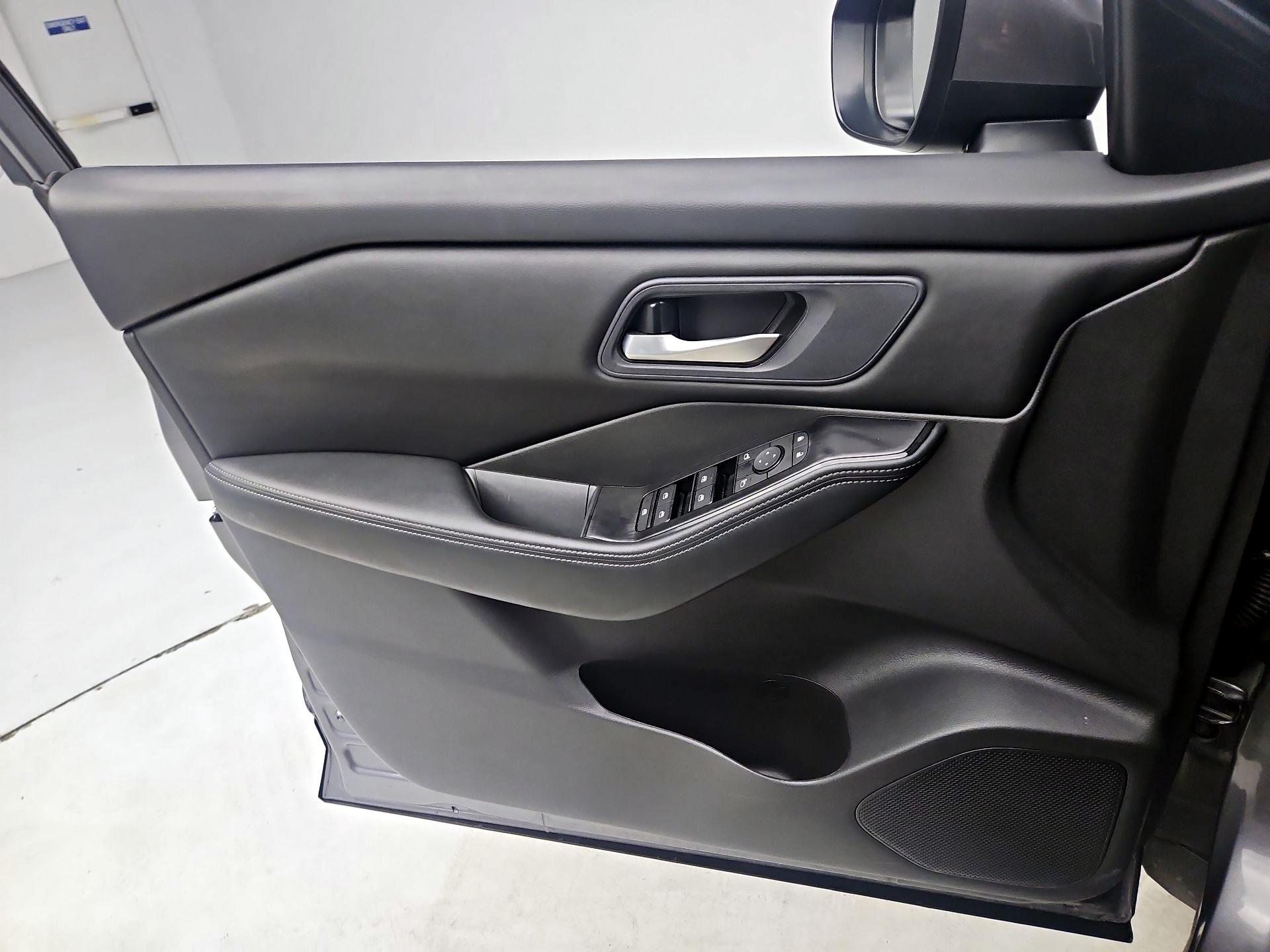 Thumbnail: 2025 Nissan Rogue - 12