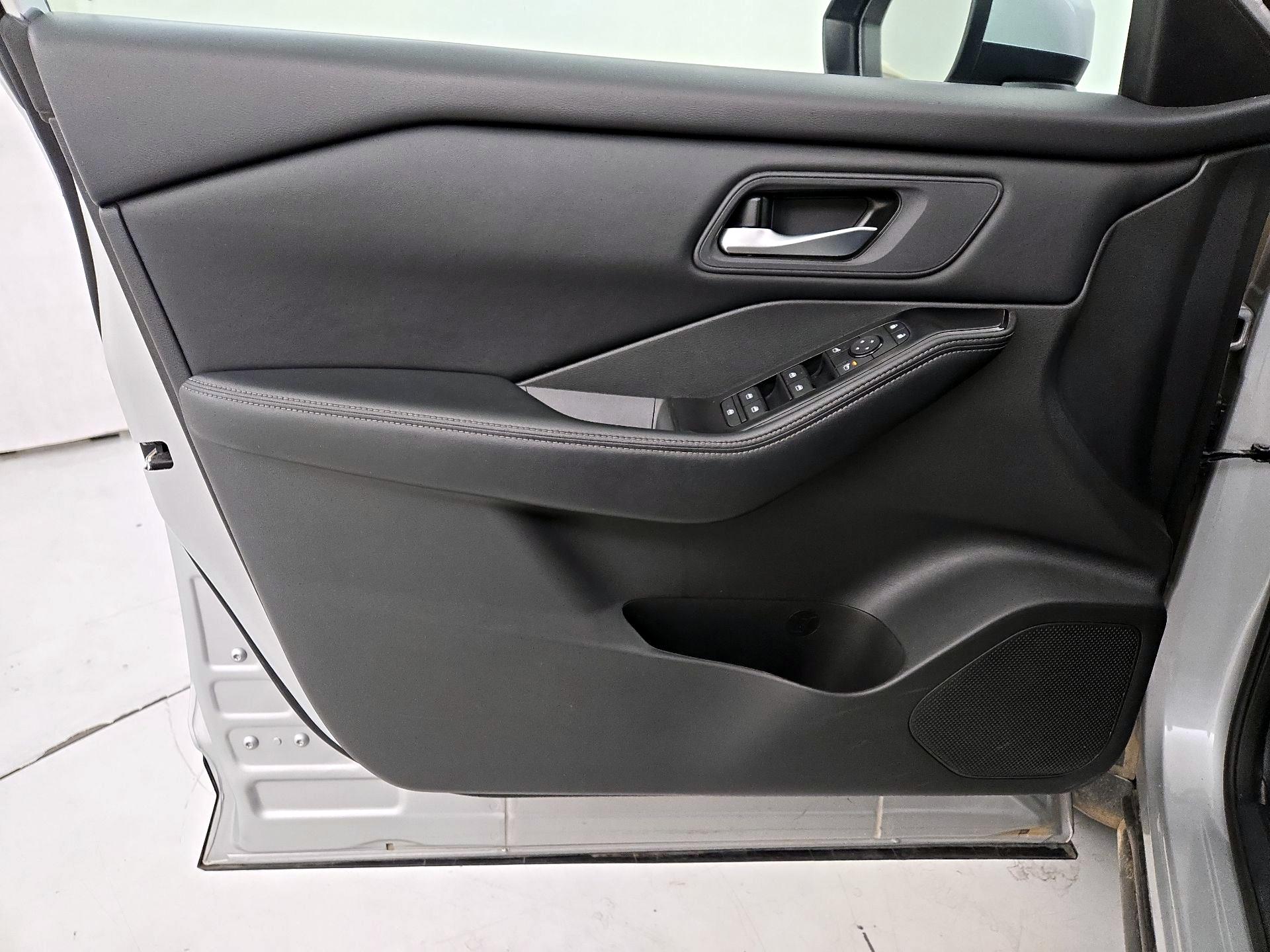 Thumbnail: 2025 Nissan Rogue - 12