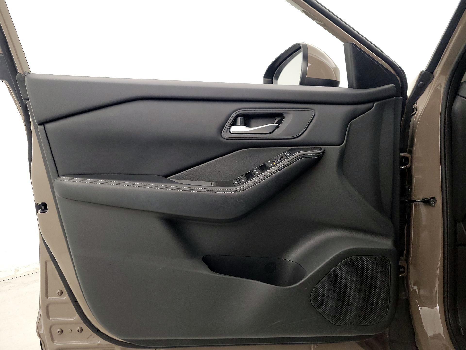 Thumbnail: 2025 Nissan Rogue - 12