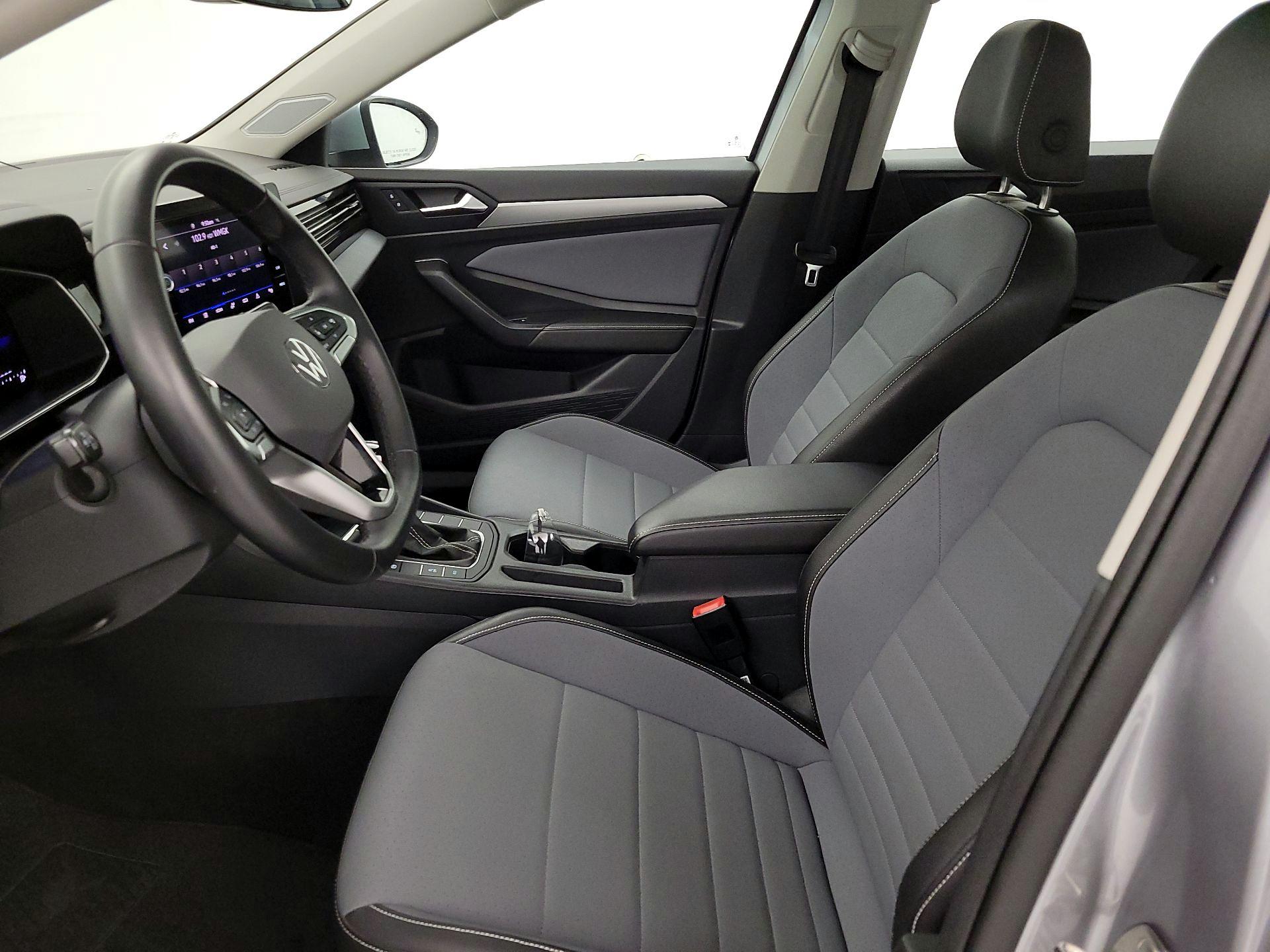 Thumbnail: 2025 Volkswagen Jetta - 11