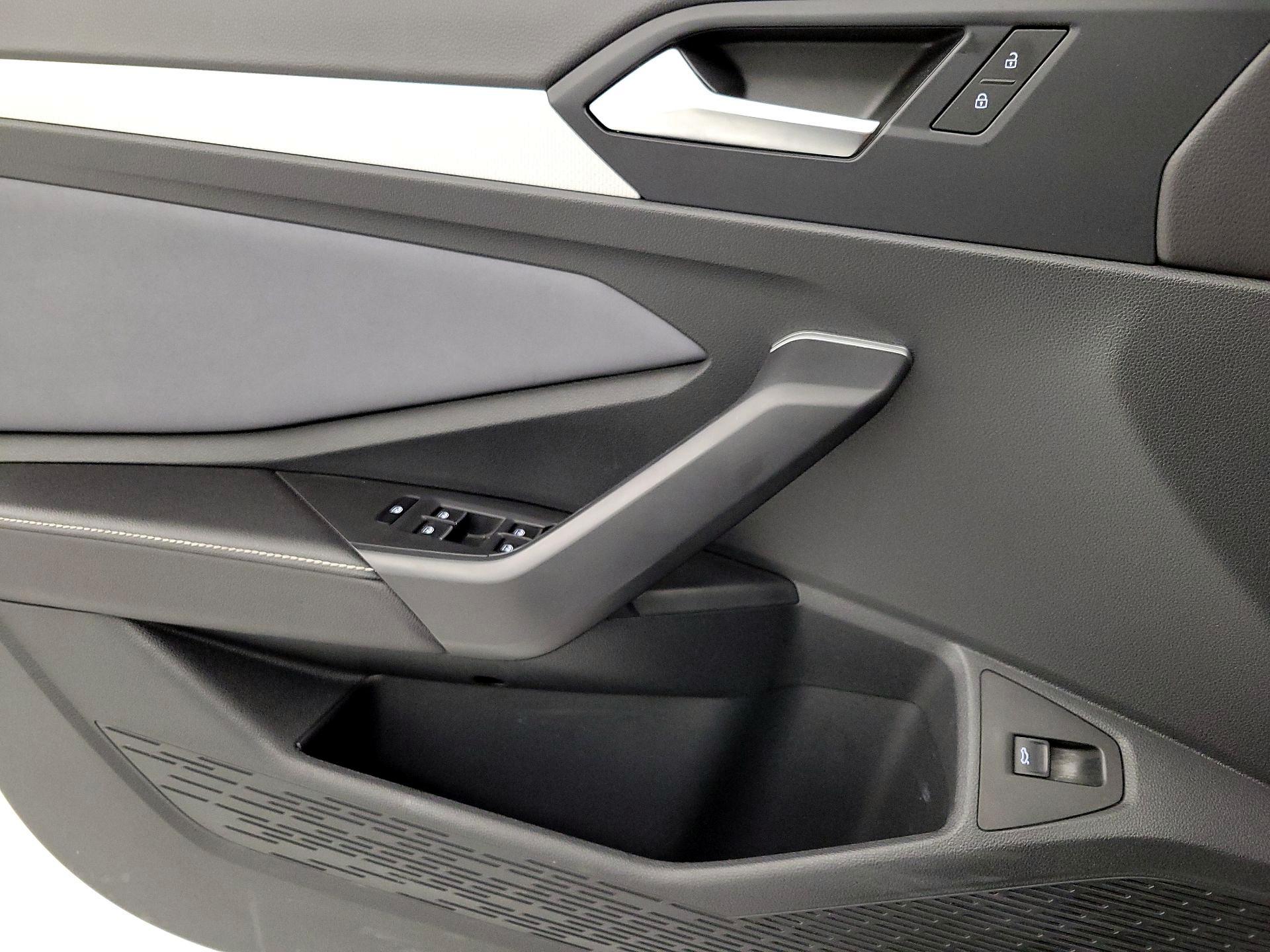 Thumbnail: 2025 Volkswagen Jetta - 12