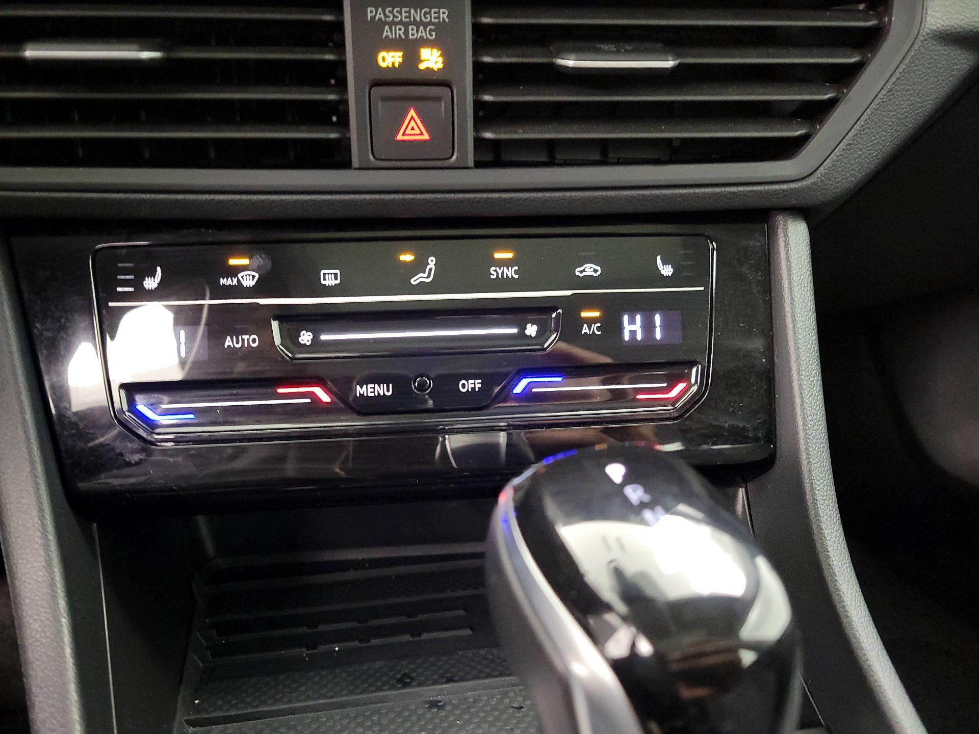 Thumbnail: 2025 Volkswagen Jetta - 15