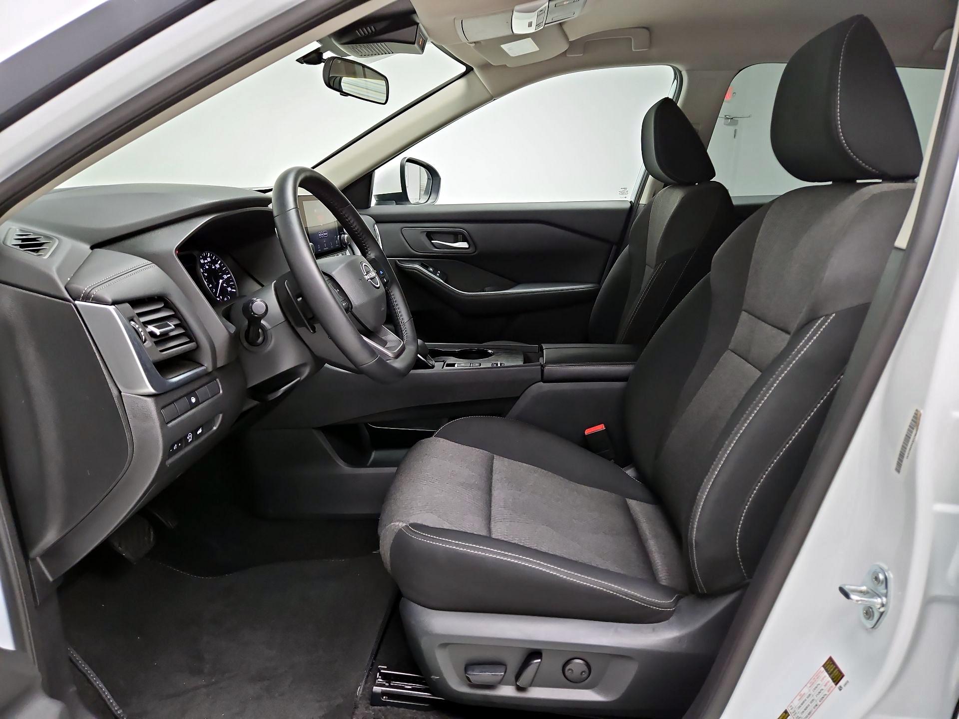 Thumbnail: 2025 Nissan Rogue - 11