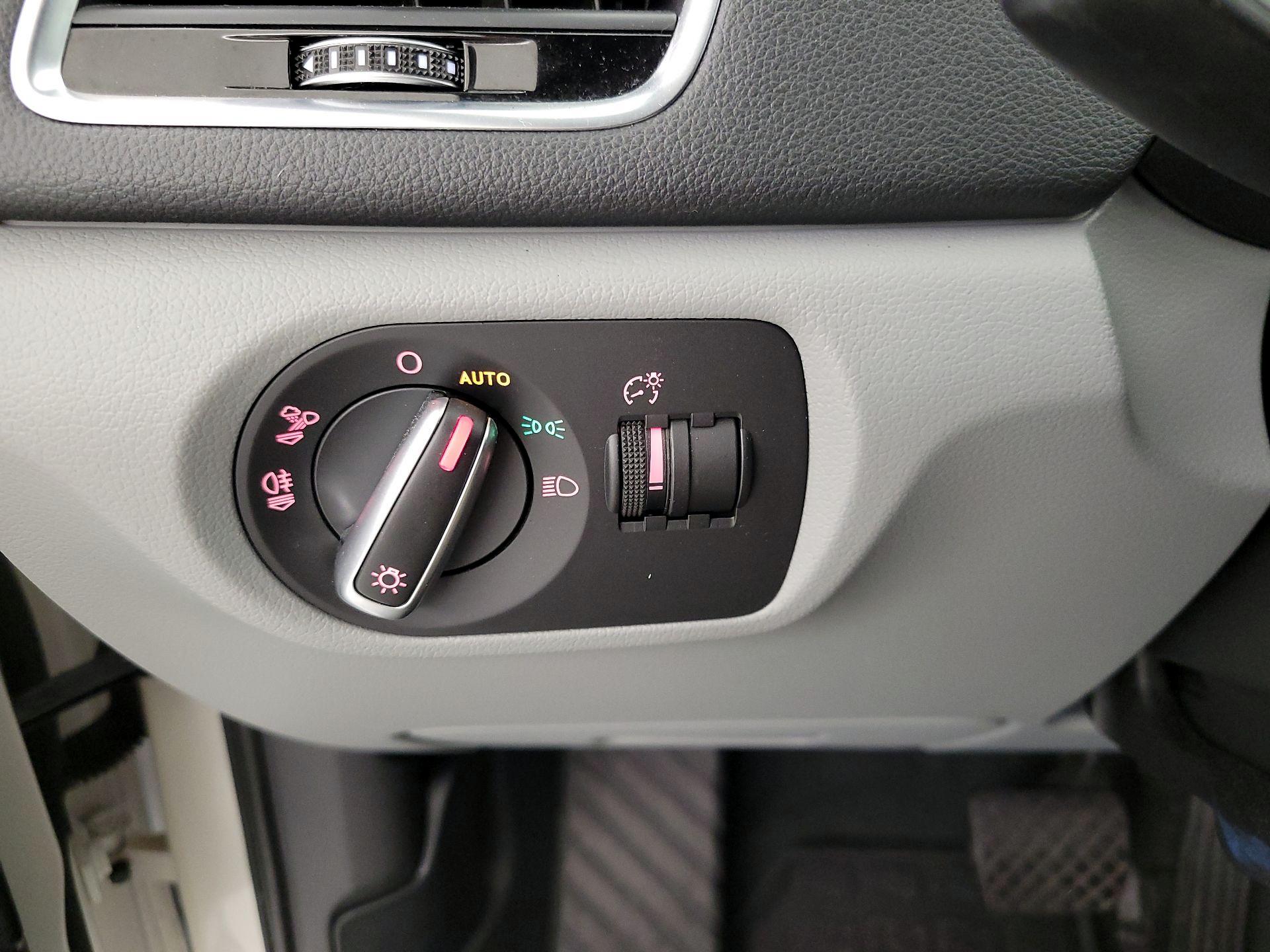 Thumbnail: 2018 Audi Q3 - 13