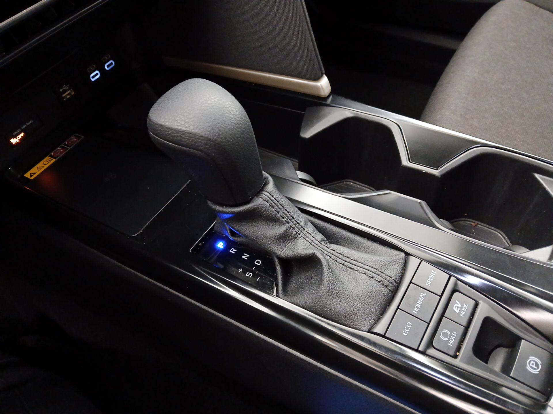 Thumbnail: 2025 Toyota Camry - 17