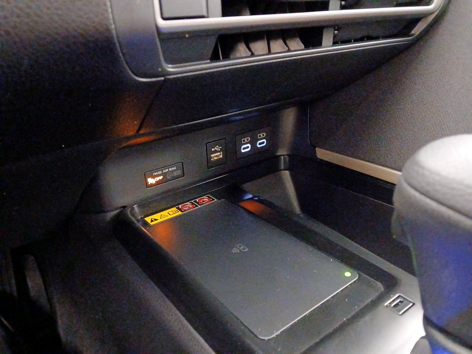 Thumbnail: 2025 Toyota Camry - 18