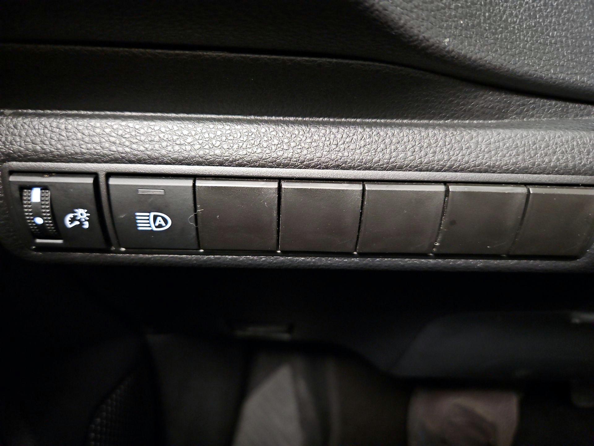 Thumbnail: 2025 Toyota Corolla - 13