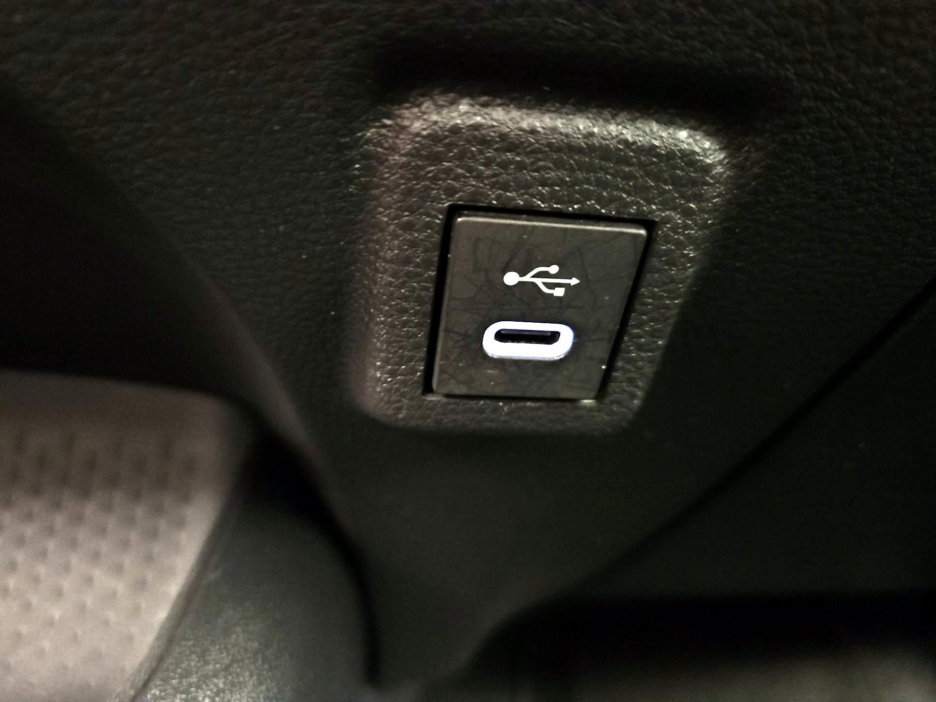 Thumbnail: 2025 Toyota Corolla - 18