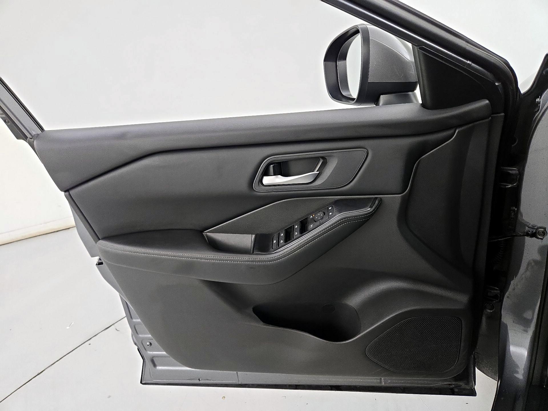 Thumbnail: 2025 Nissan Rogue - 12