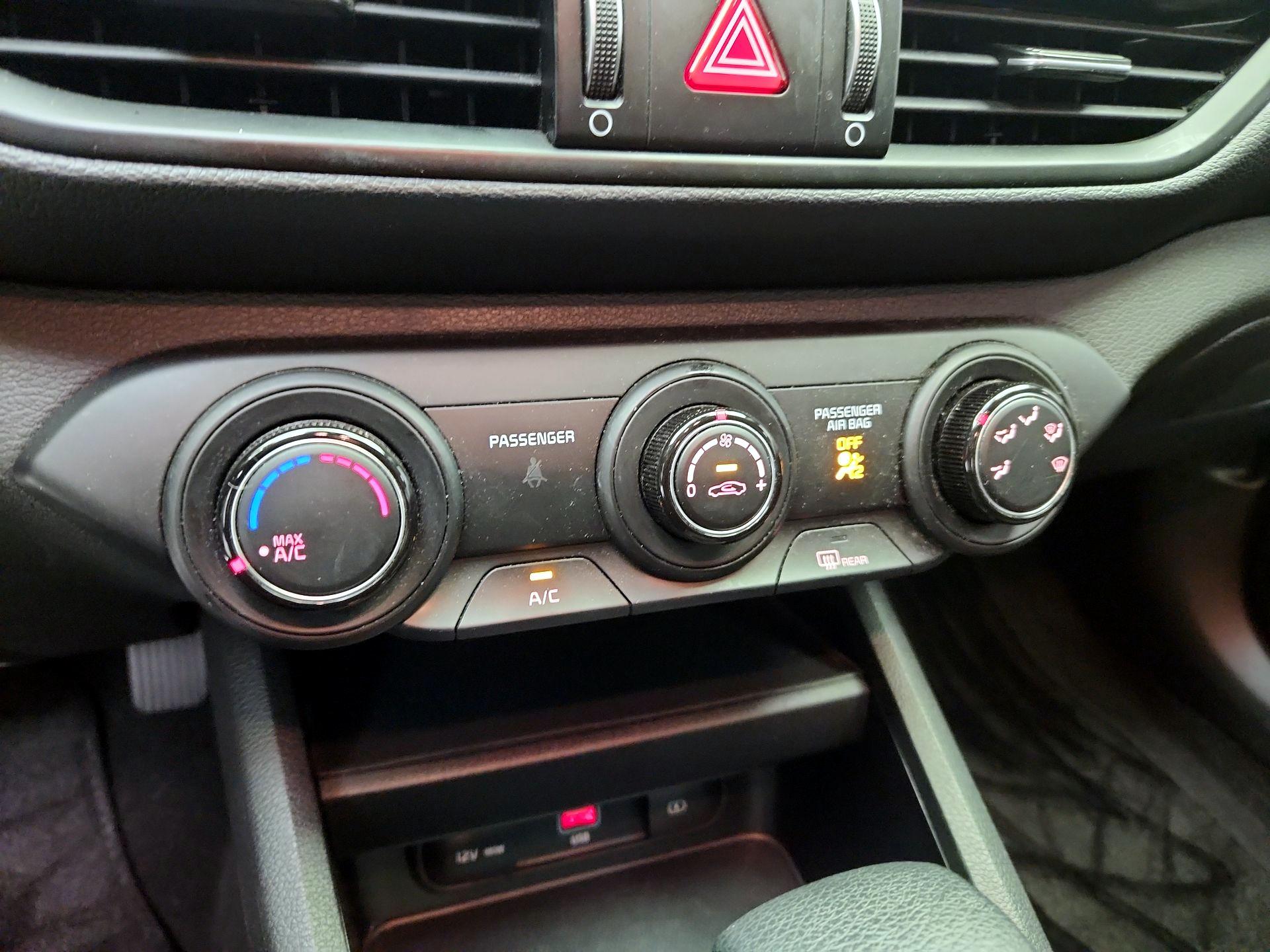 Thumbnail: 2024 Kia Forte - 16