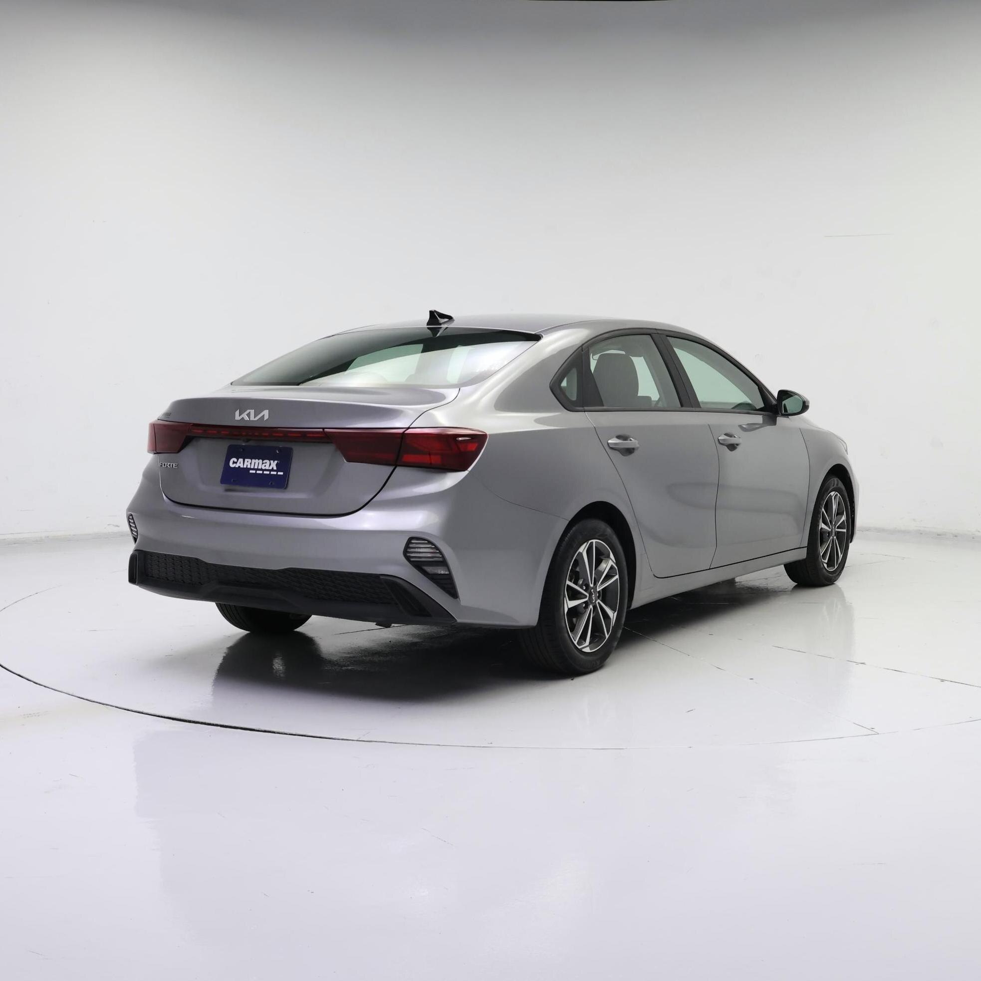 Thumbnail: 2024 Kia Forte - 8