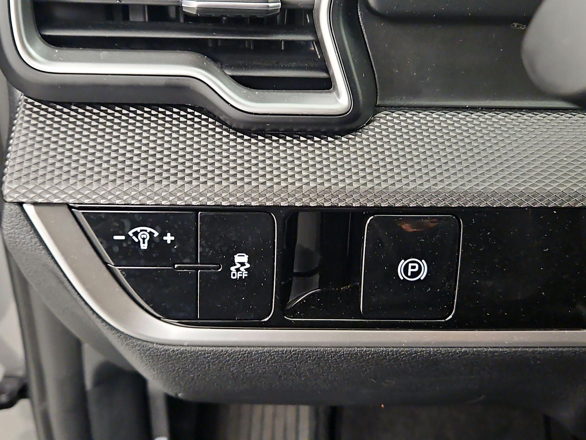 Thumbnail: 2025 Kia Sportage - 13