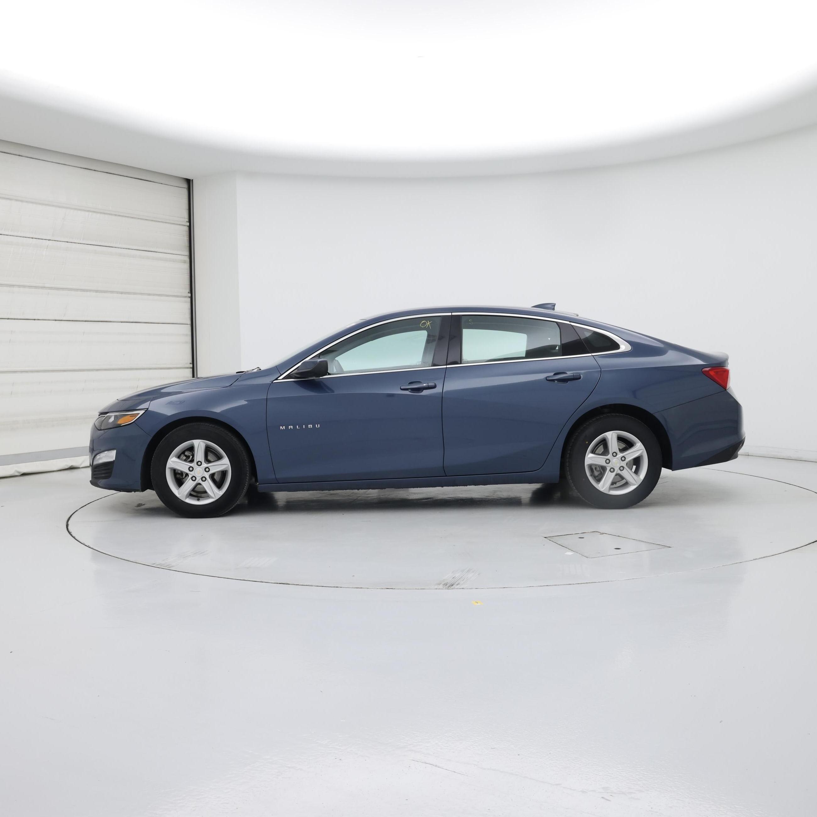 Thumbnail: 2024 Chevrolet Malibu - 3