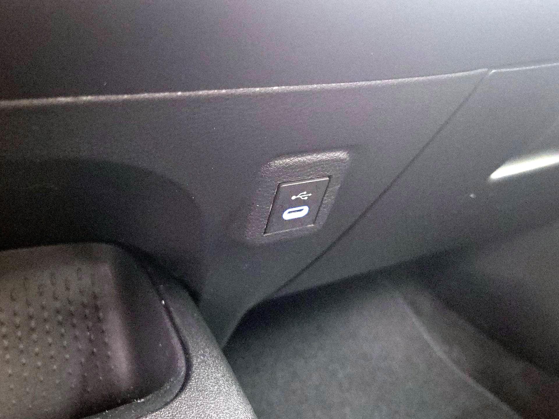 Thumbnail: 2025 Toyota Corolla - 18