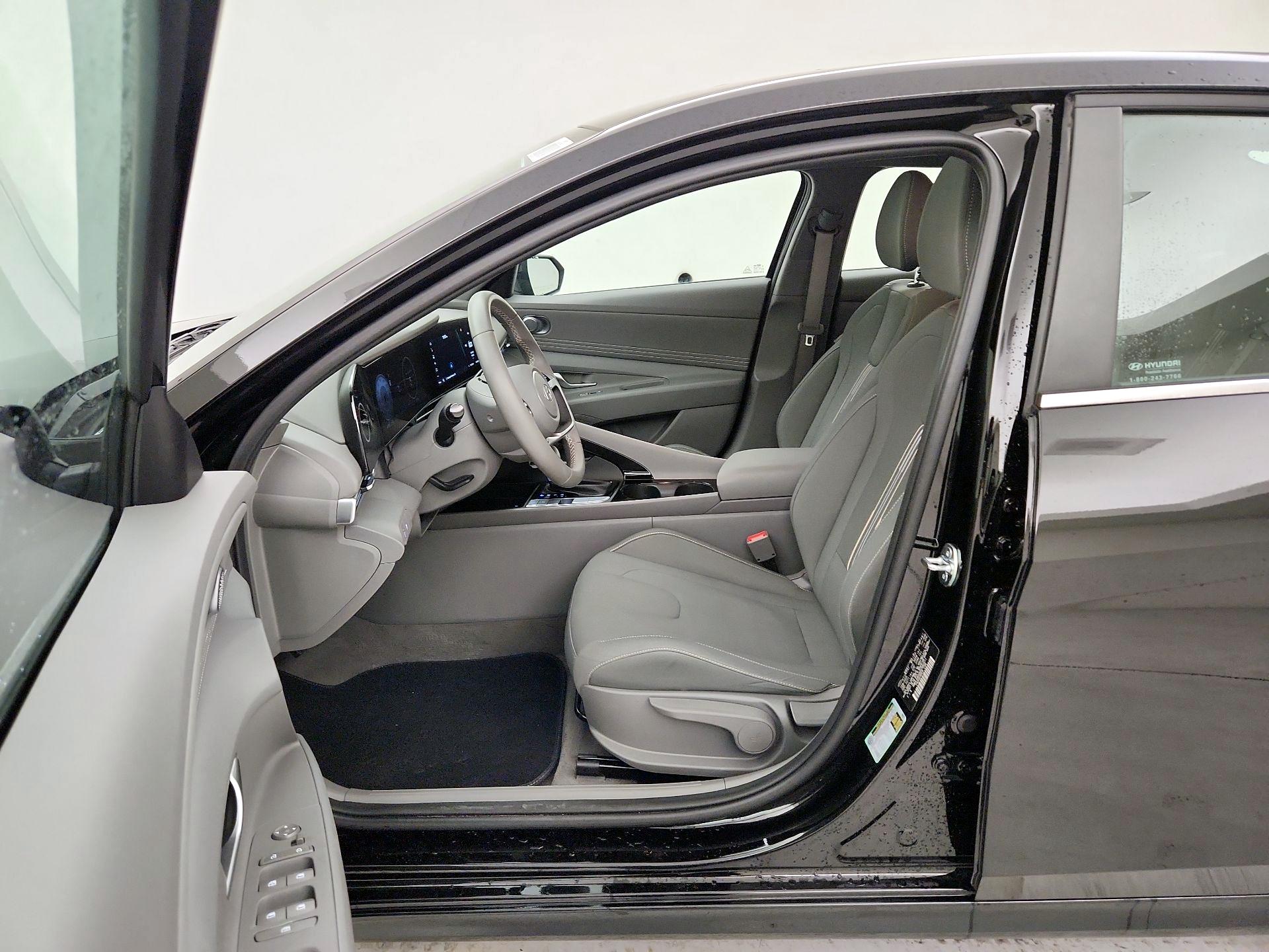 Thumbnail: 2025 Hyundai Elantra - 11