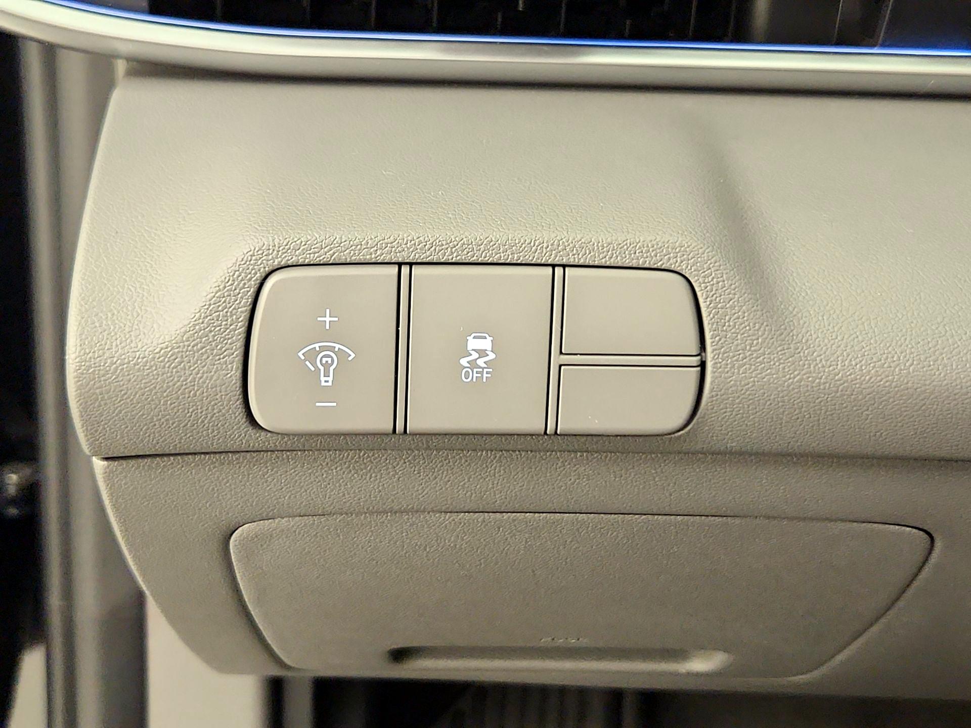 Thumbnail: 2025 Hyundai Elantra - 13