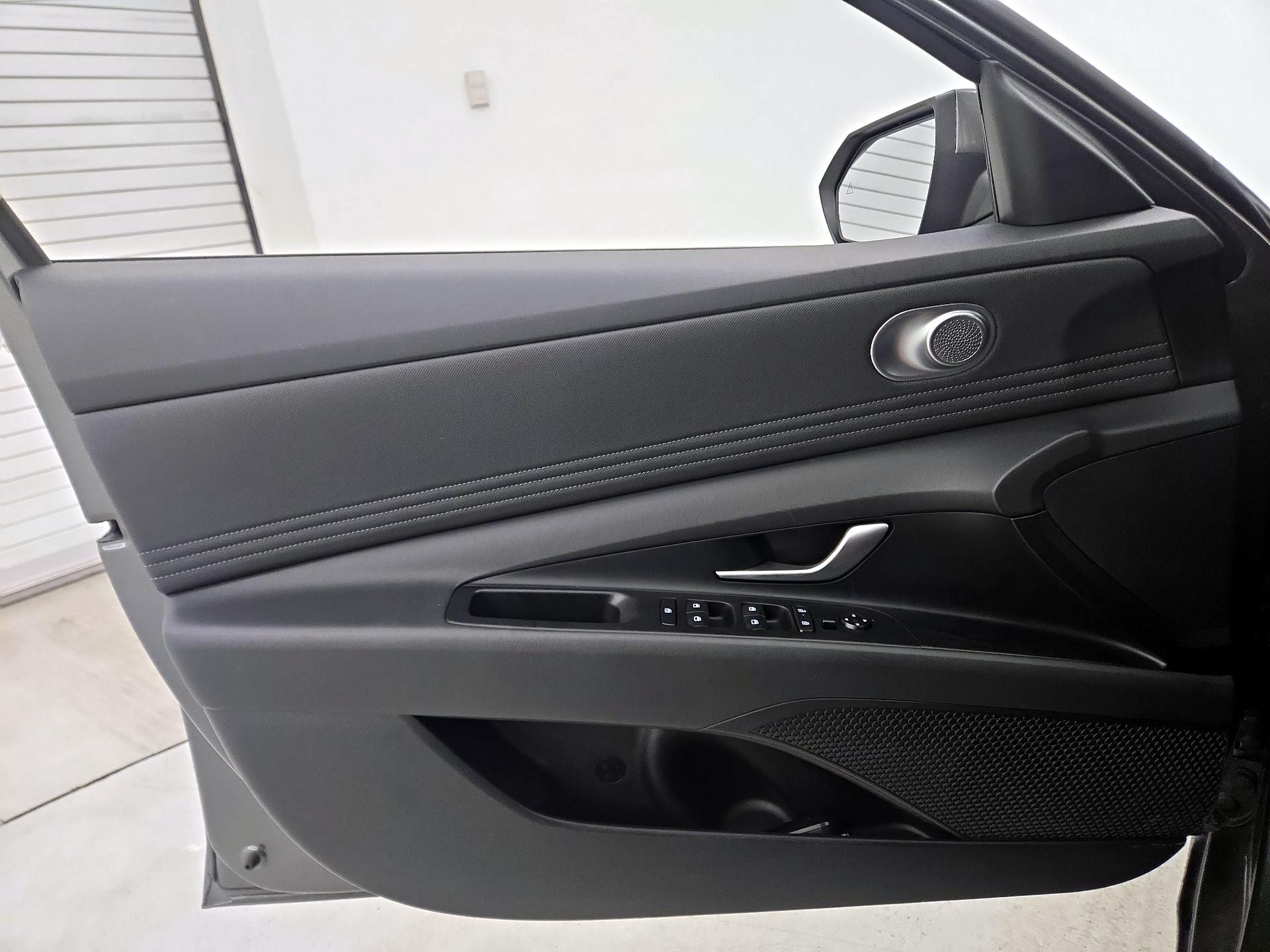 Thumbnail: 2025 Hyundai Elantra - 12