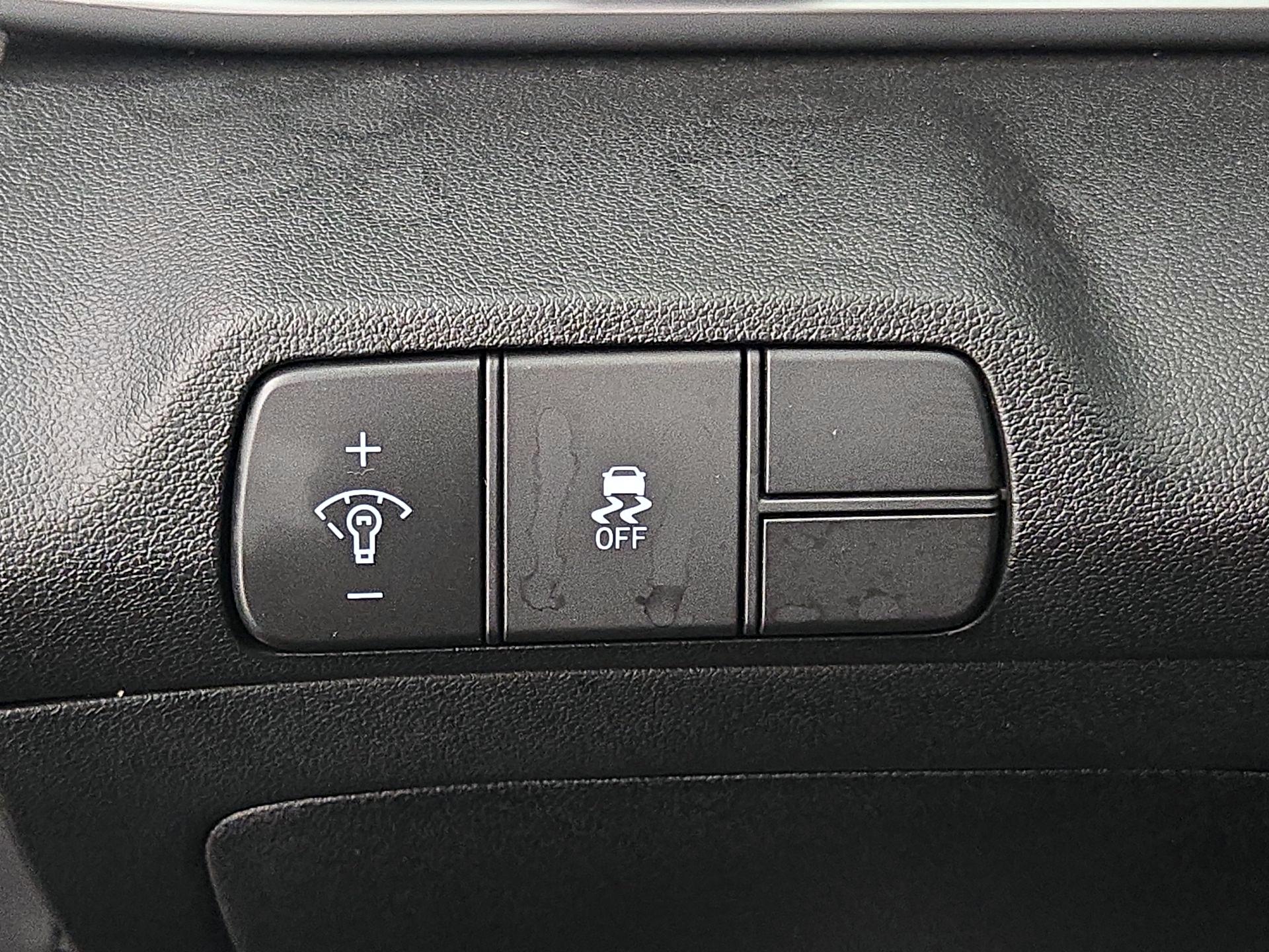 Thumbnail: 2025 Hyundai Elantra - 13