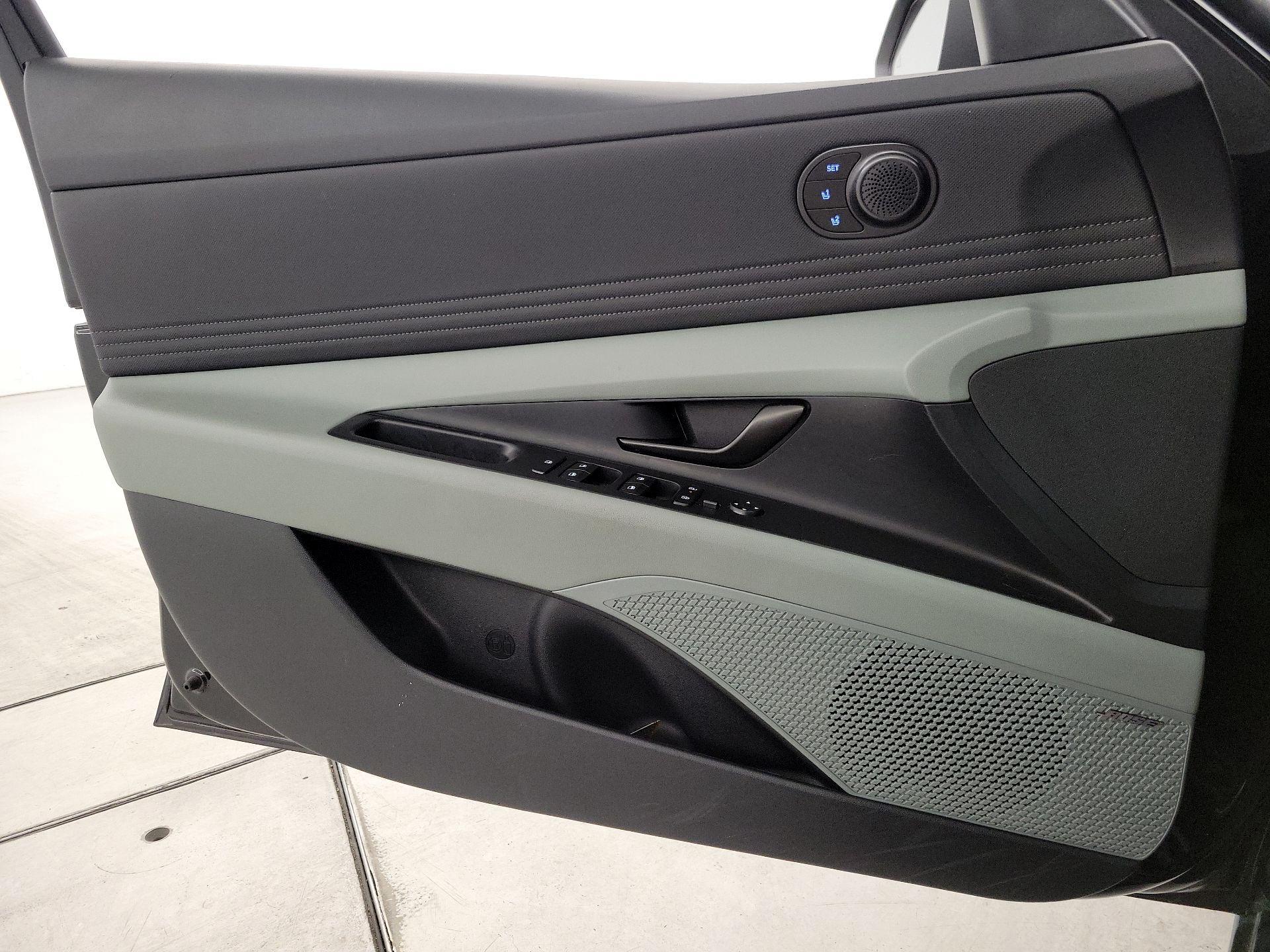 Thumbnail: 2025 Hyundai Elantra - 12