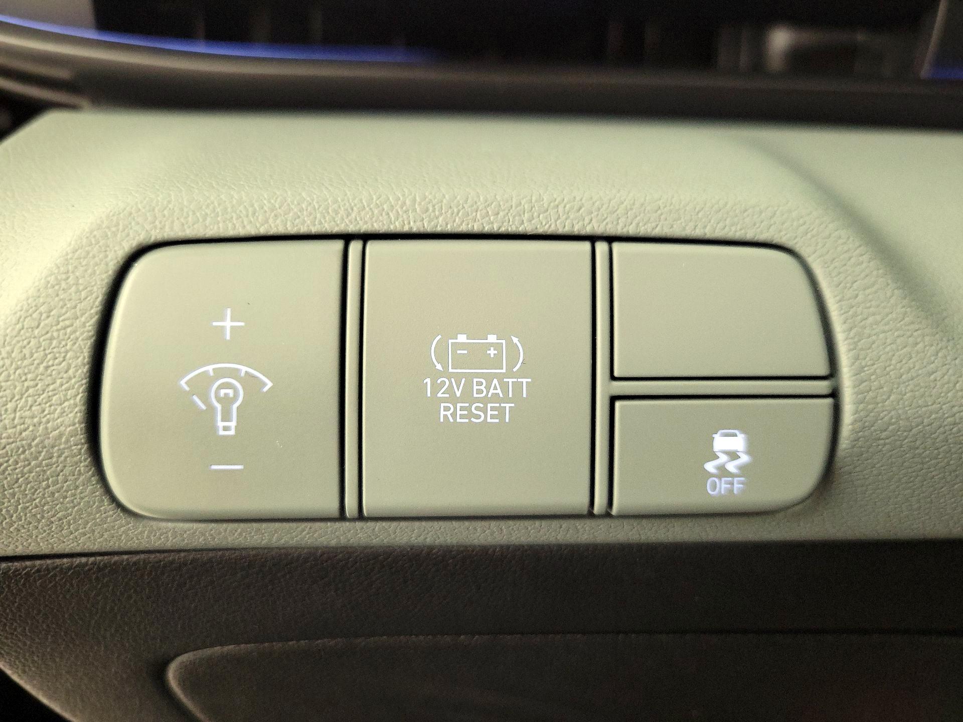 Thumbnail: 2025 Hyundai Elantra - 13