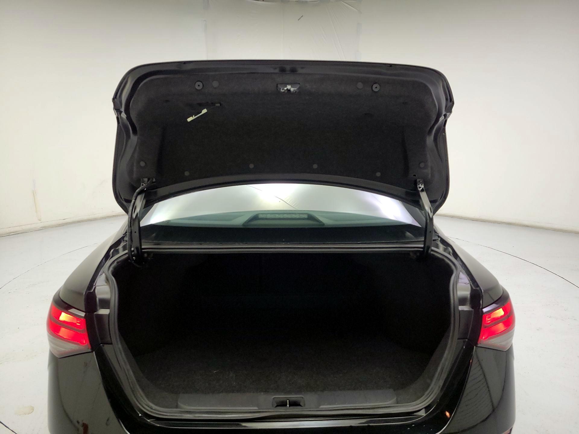 Thumbnail: 2025 Nissan Sentra - 18