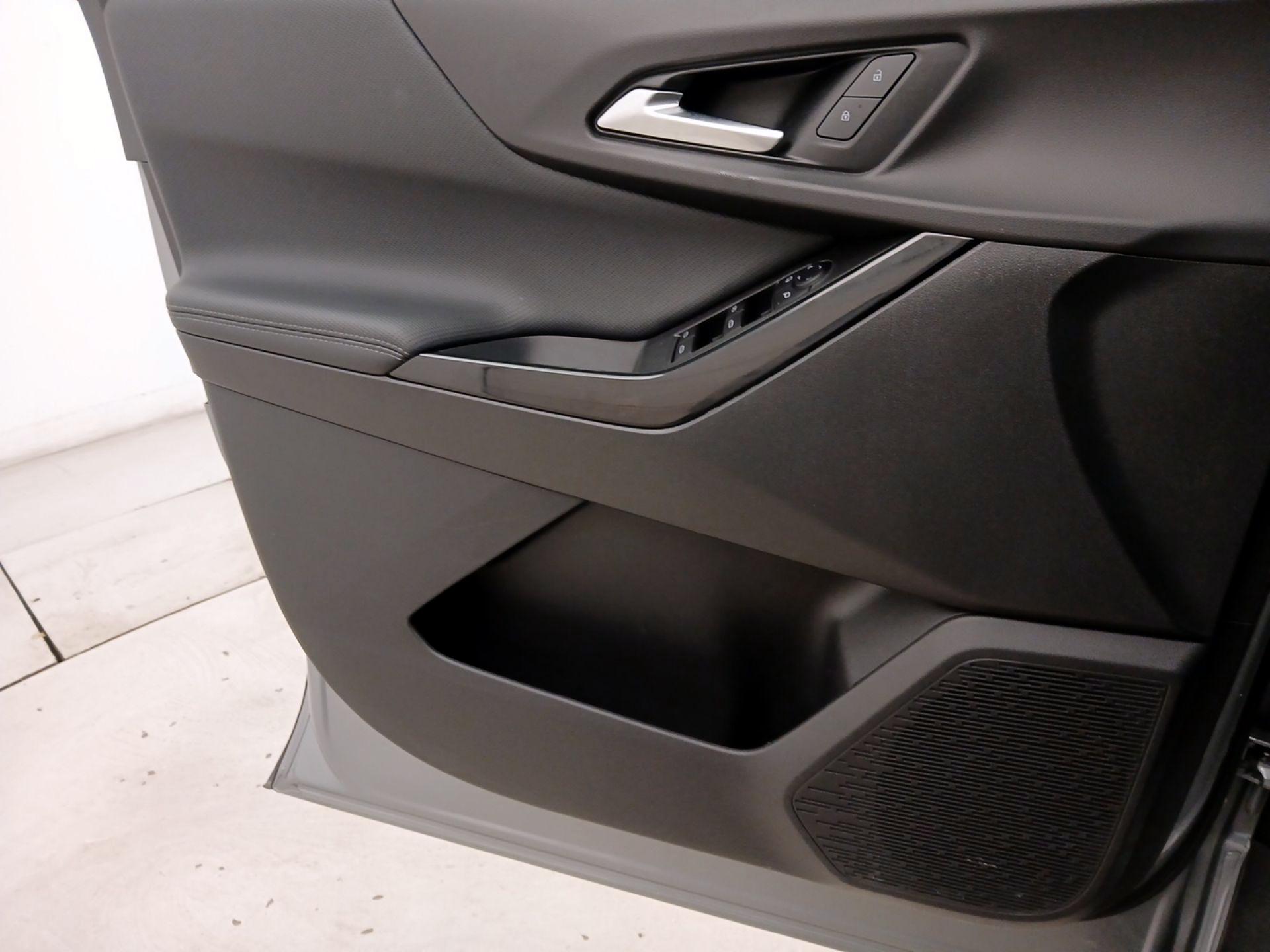 Thumbnail: 2025 Chevrolet Equinox - 12