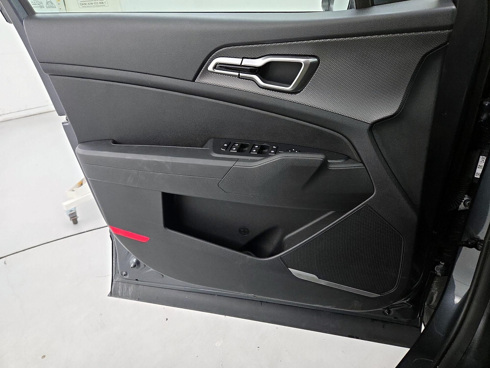 Thumbnail: 2025 Kia Sportage - 12