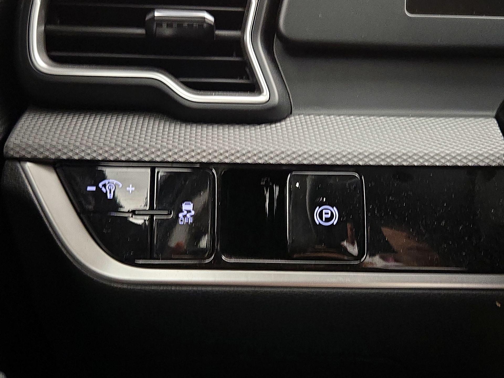 Thumbnail: 2025 Kia Sportage - 13