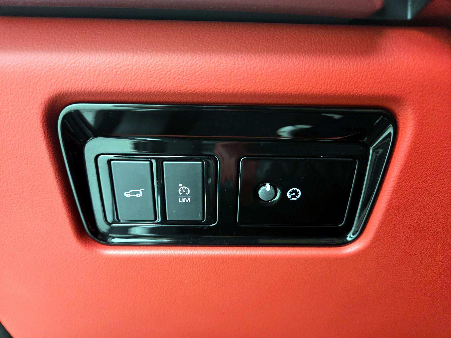 Thumbnail: 2020 Jaguar F-Pace - 13