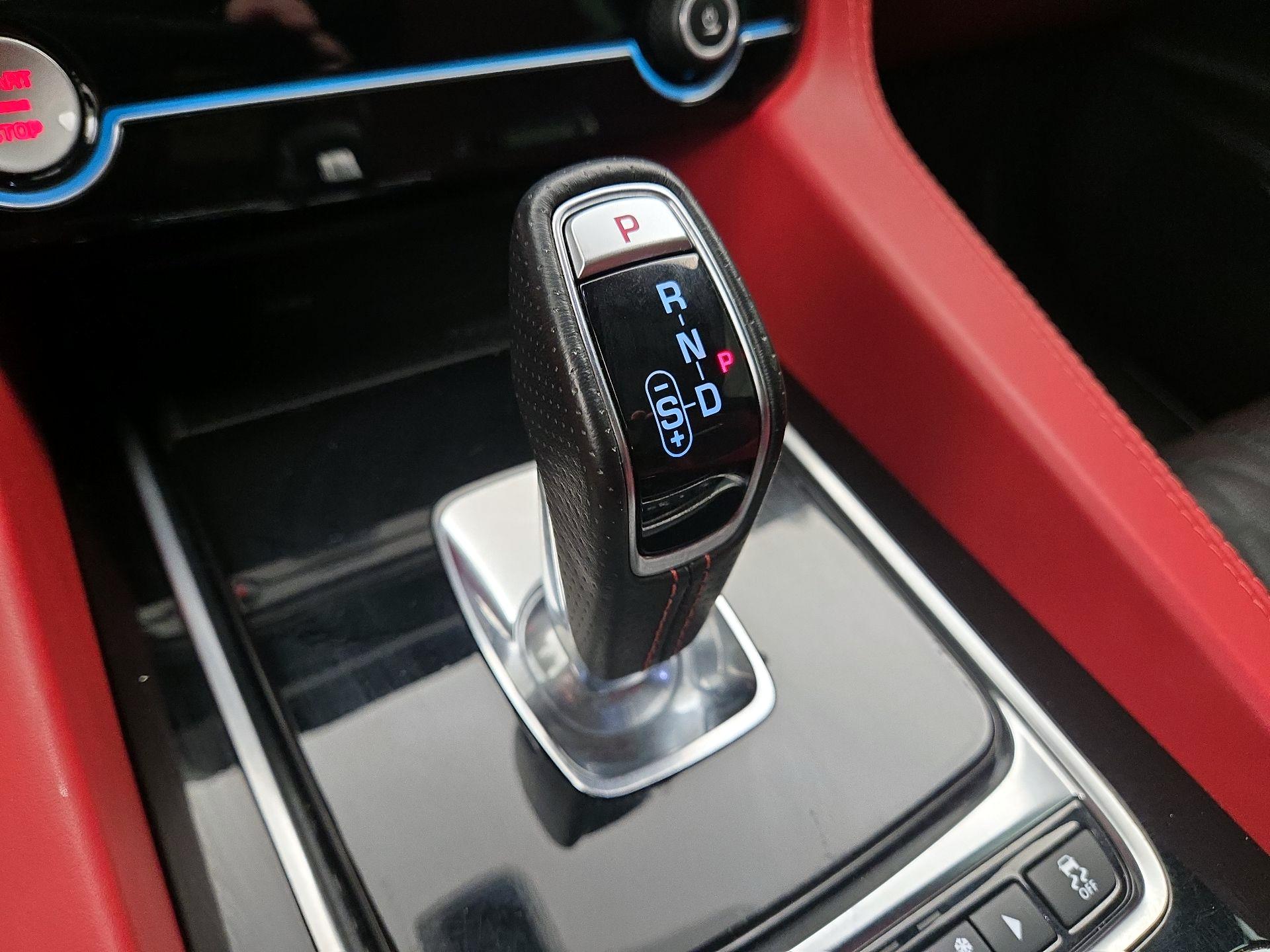 Thumbnail: 2020 Jaguar F-Pace - 18