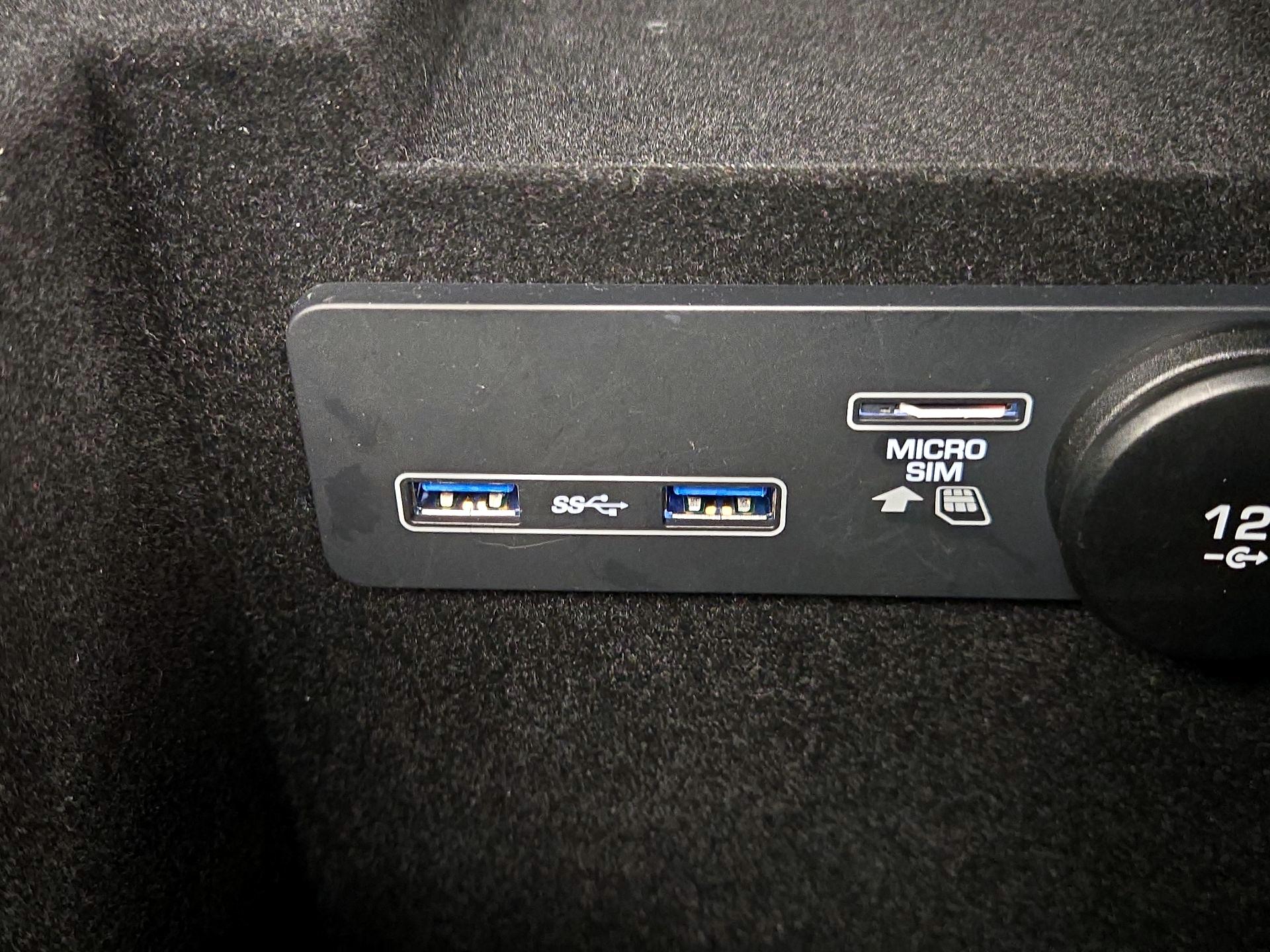 Thumbnail: 2020 Jaguar F-Pace - 19