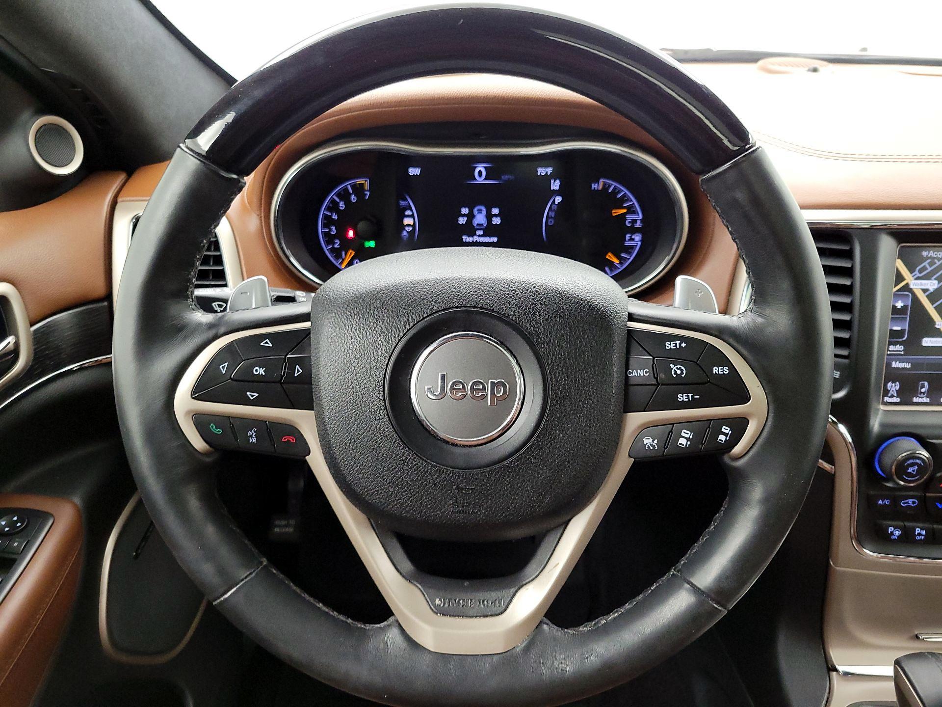 Thumbnail: 2017 Jeep Grand Cherokee - 10