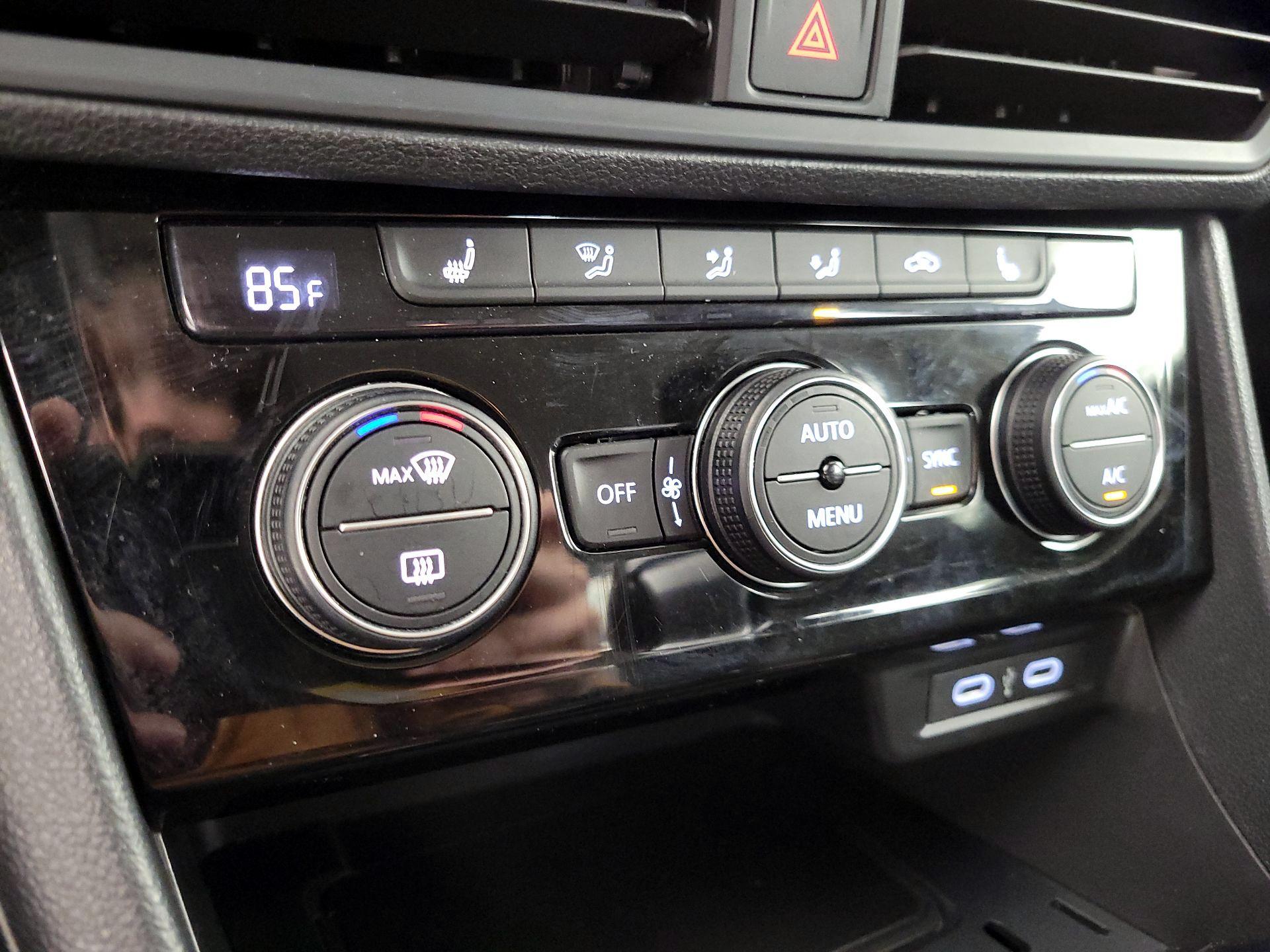 Thumbnail: 2024 Volkswagen Jetta - 16