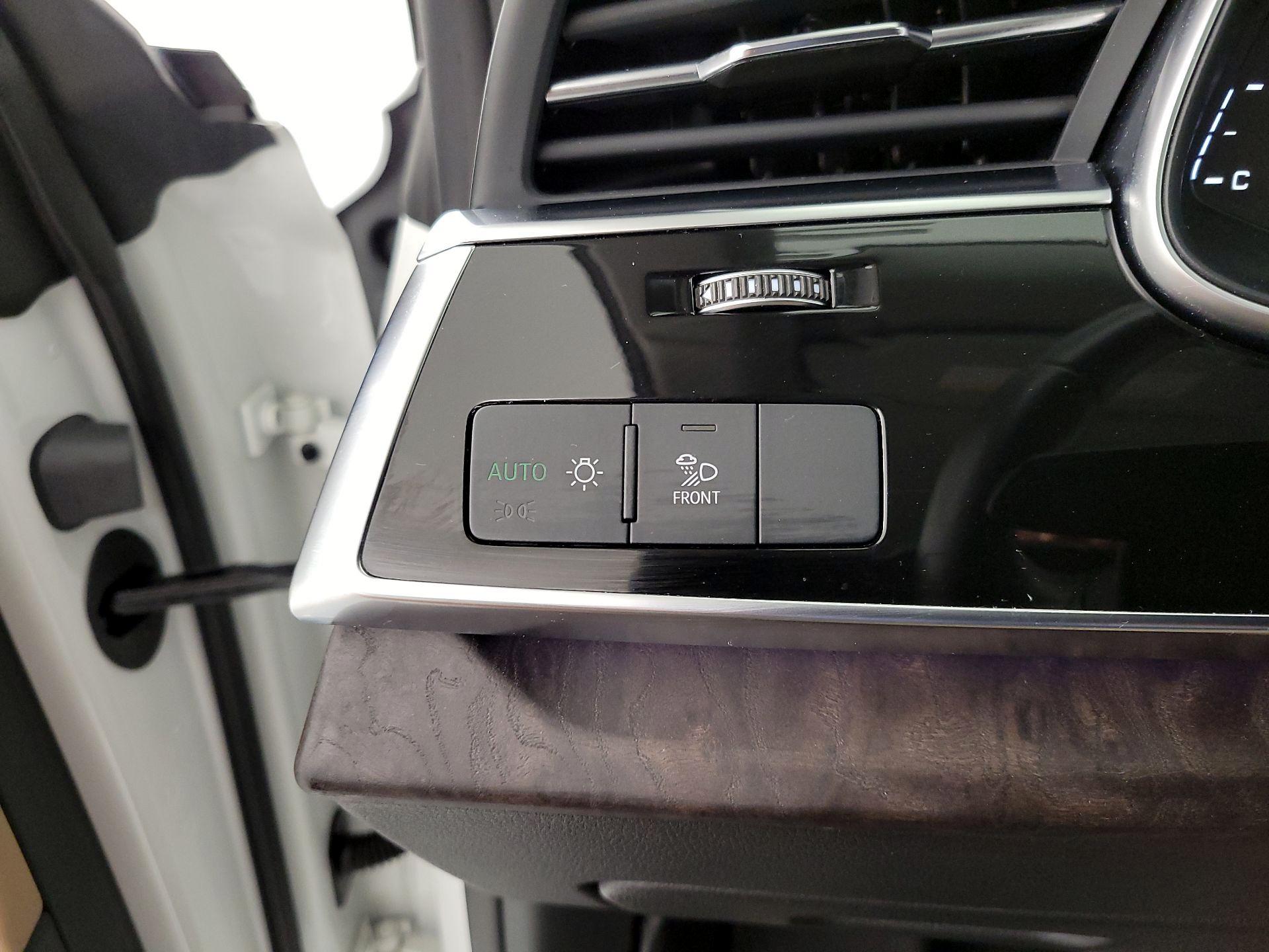 Thumbnail: 2023 Audi Q8 - 13