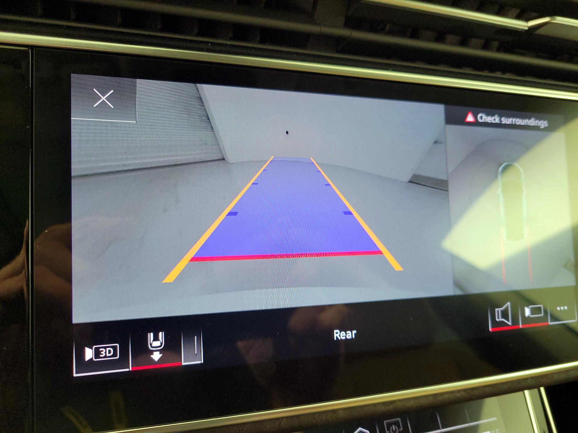 Thumbnail: 2023 Audi Q8 - 15