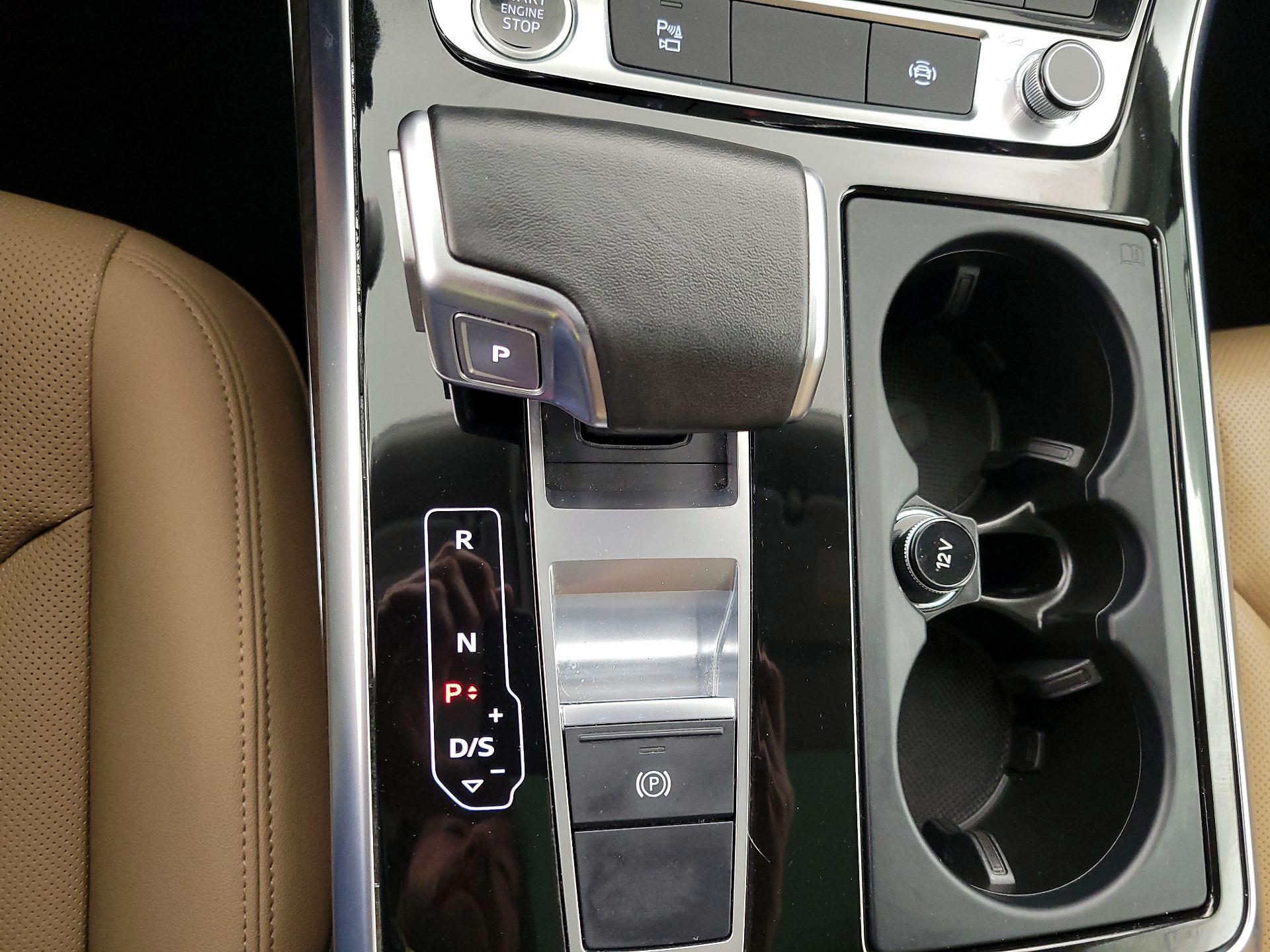 Thumbnail: 2023 Audi Q8 - 18