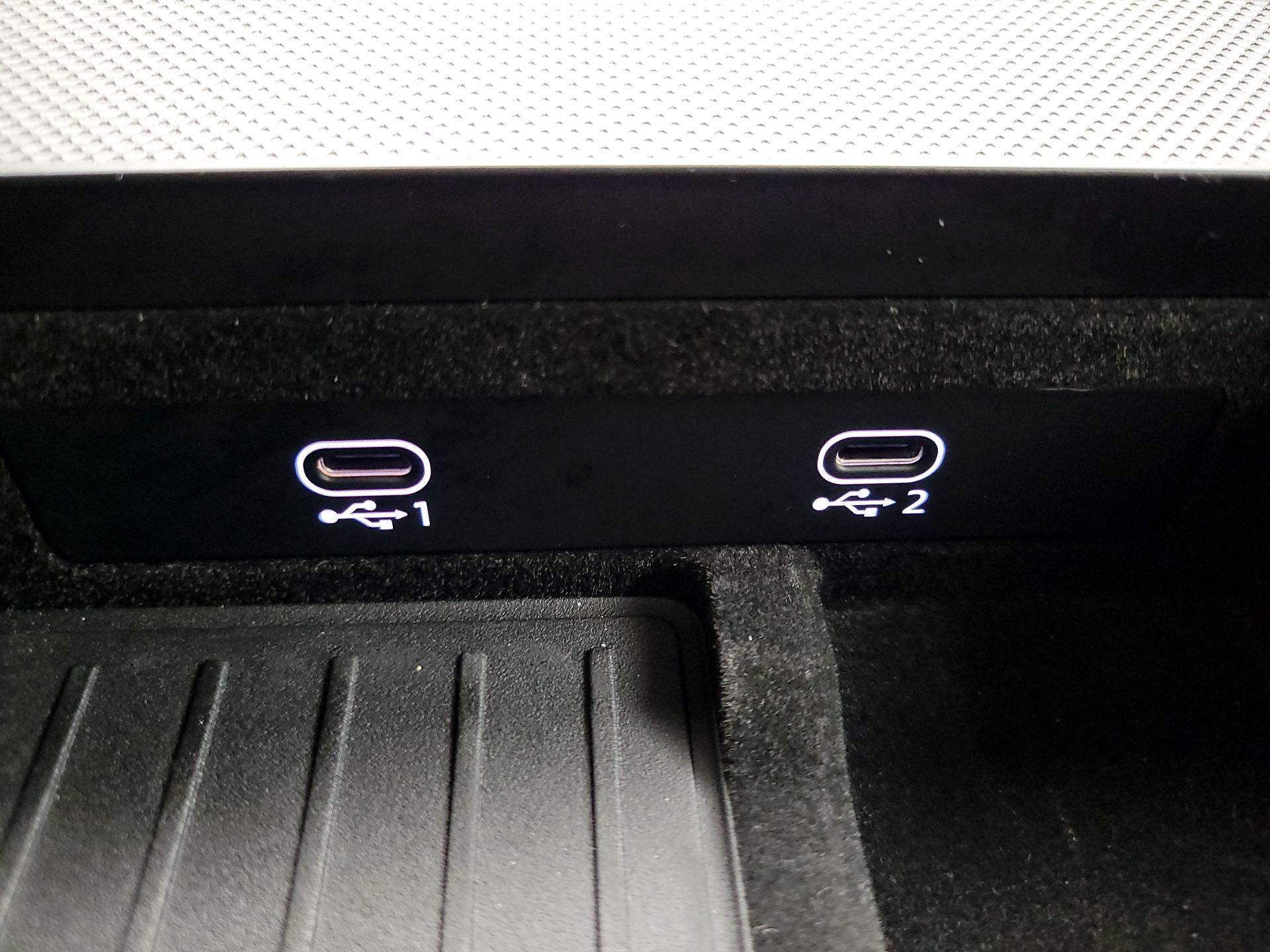 Thumbnail: 2023 Audi Q8 - 19