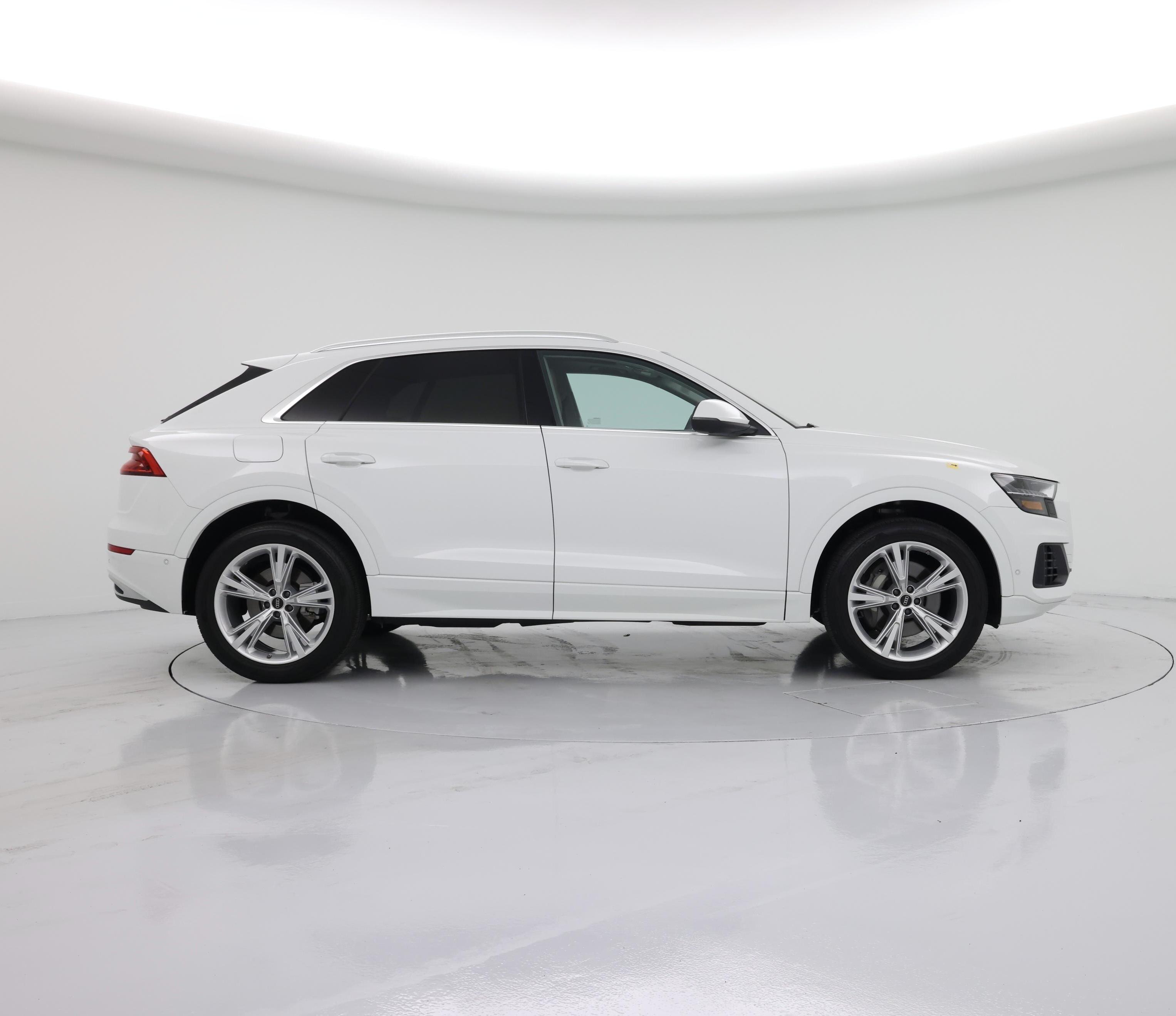 Thumbnail: 2023 Audi Q8 - 7