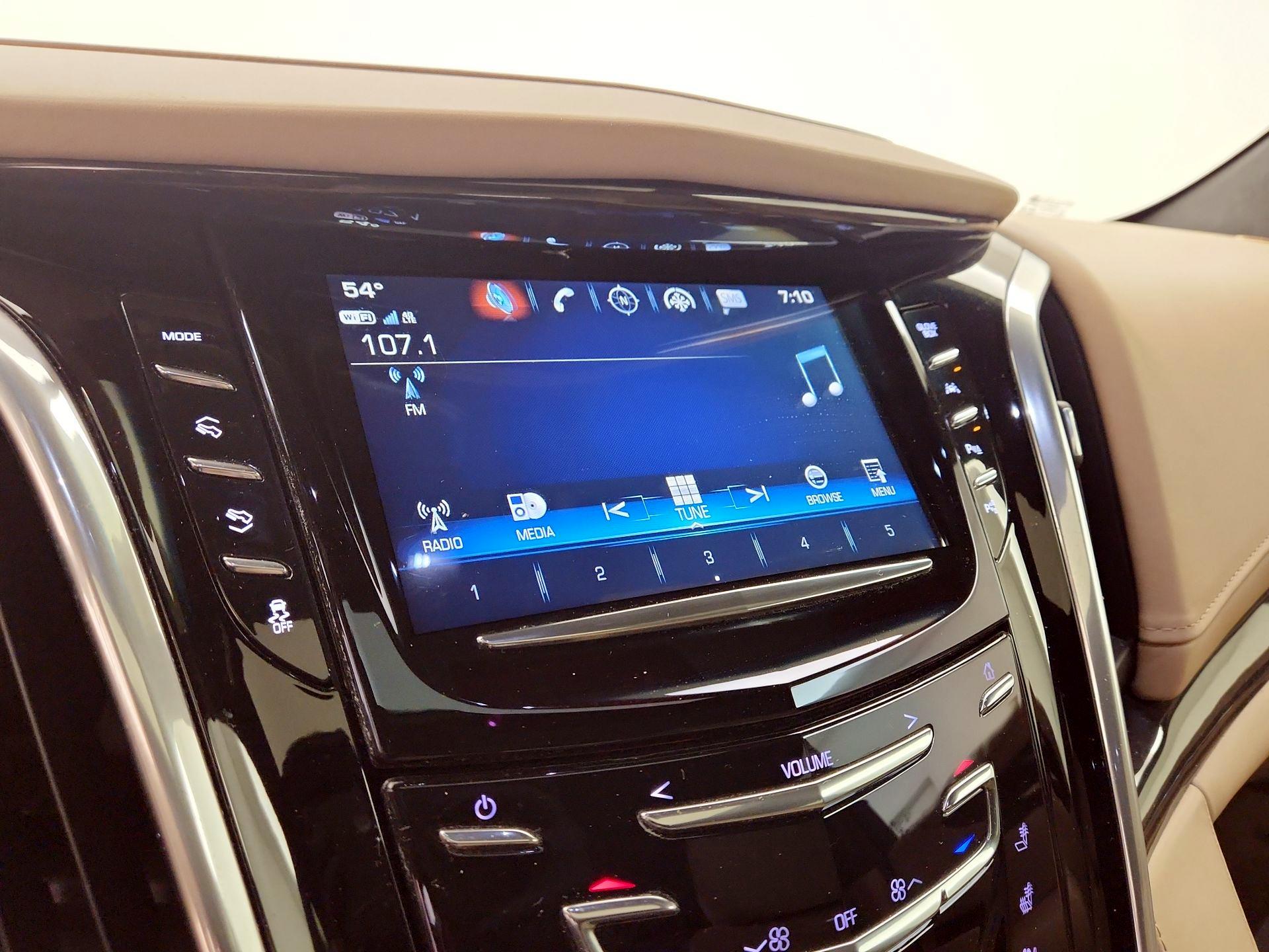 Thumbnail: 2019 Cadillac Escalade - 16