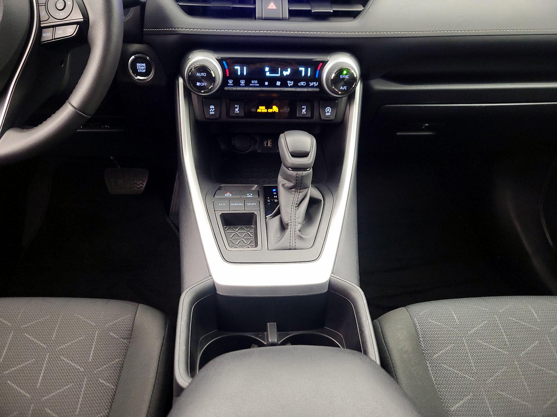 Thumbnail: 2025 Toyota RAV4 - 18