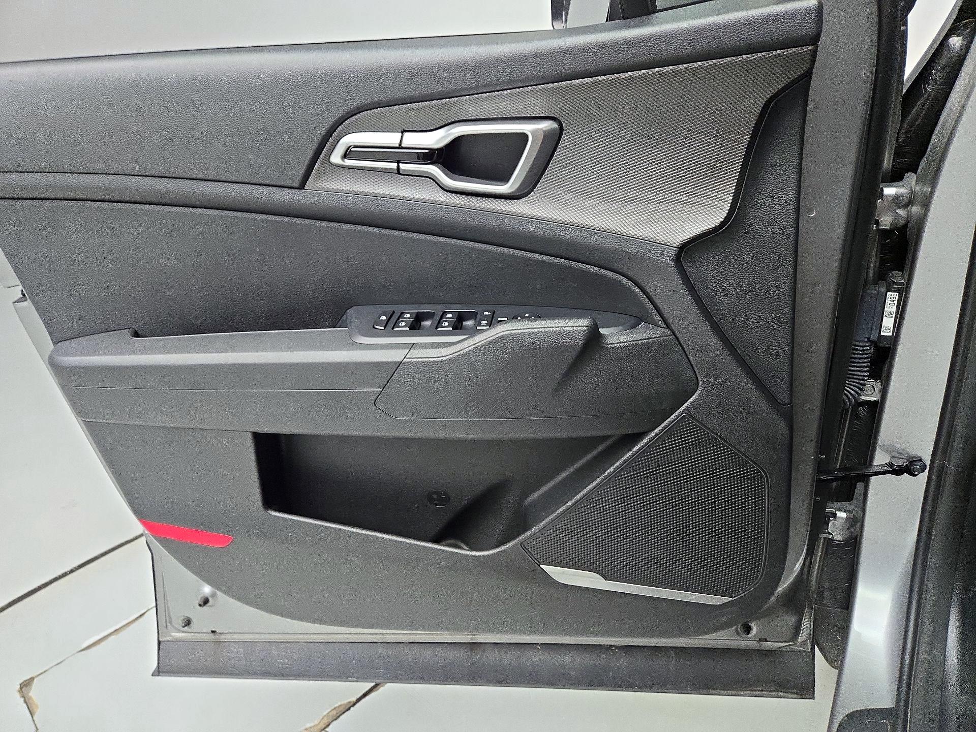 Thumbnail: 2025 Kia Sportage - 12