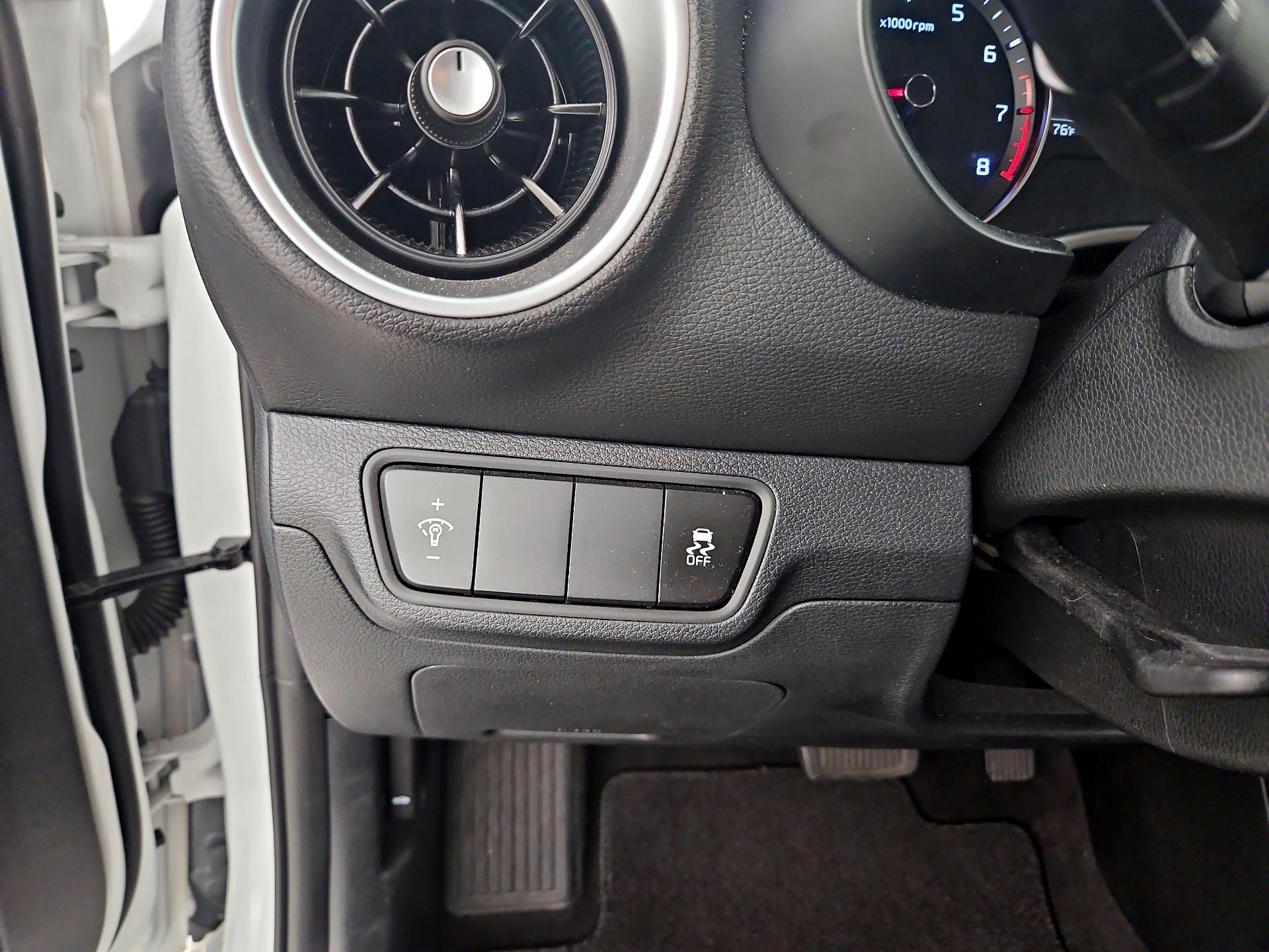 Thumbnail: 2024 Kia Forte - 13