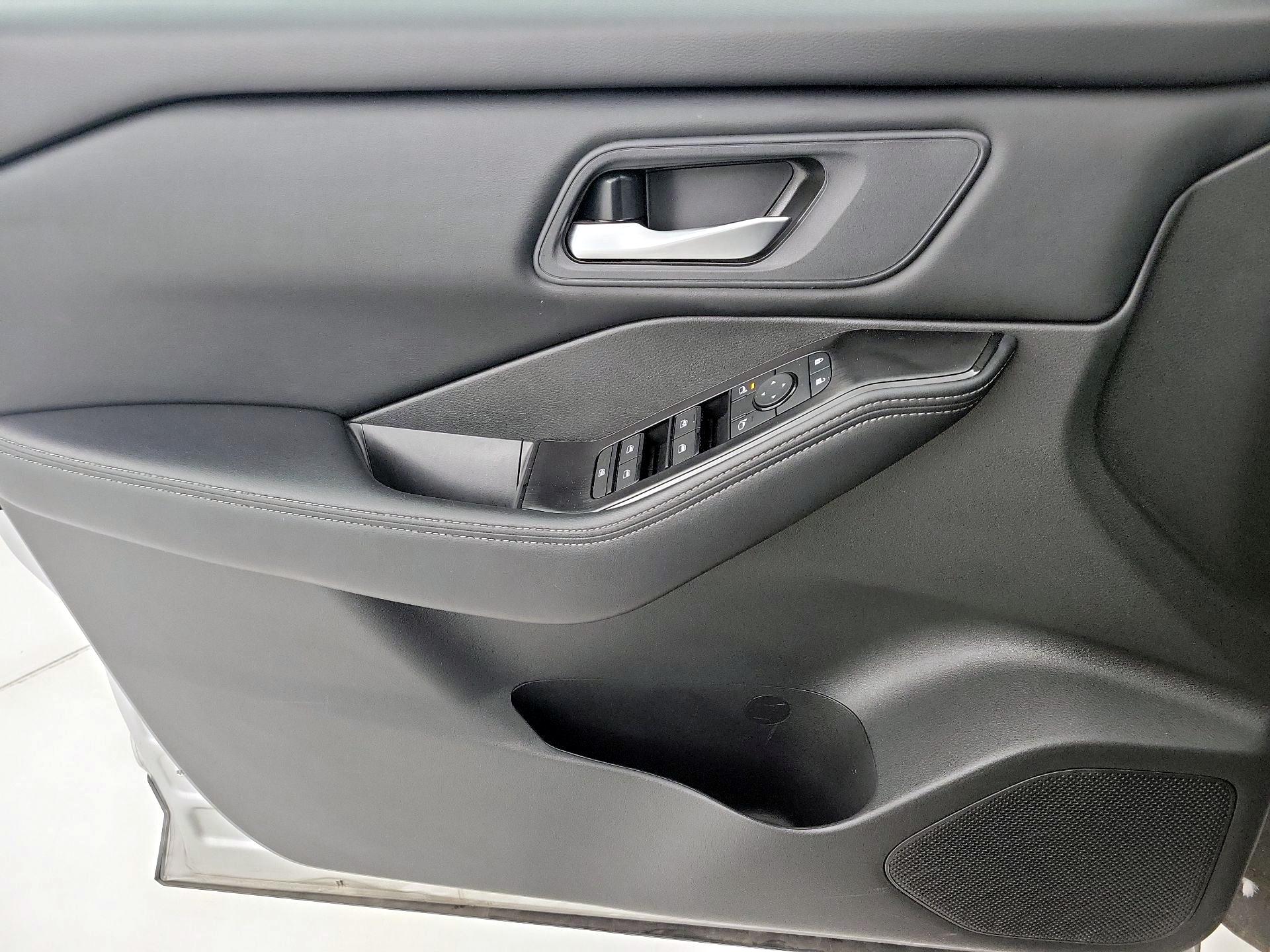 Thumbnail: 2025 Nissan Rogue - 12