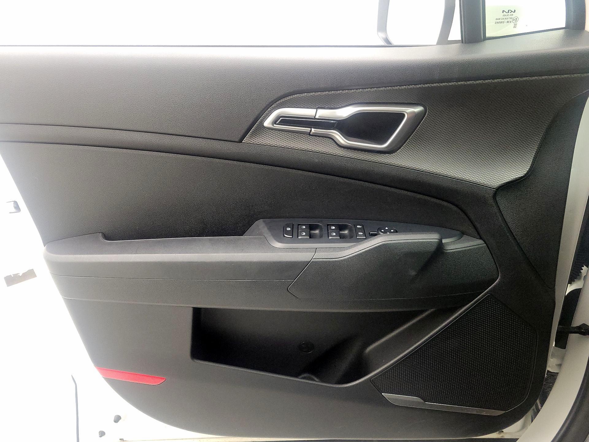 Thumbnail: 2025 Kia Sportage - 12