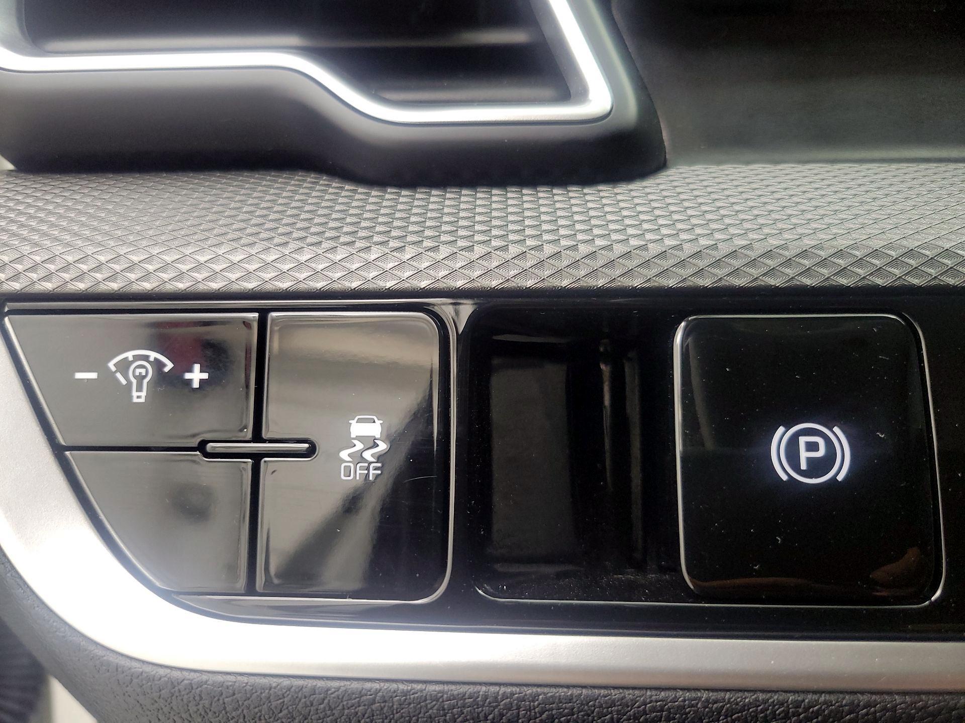 Thumbnail: 2025 Kia Sportage - 13