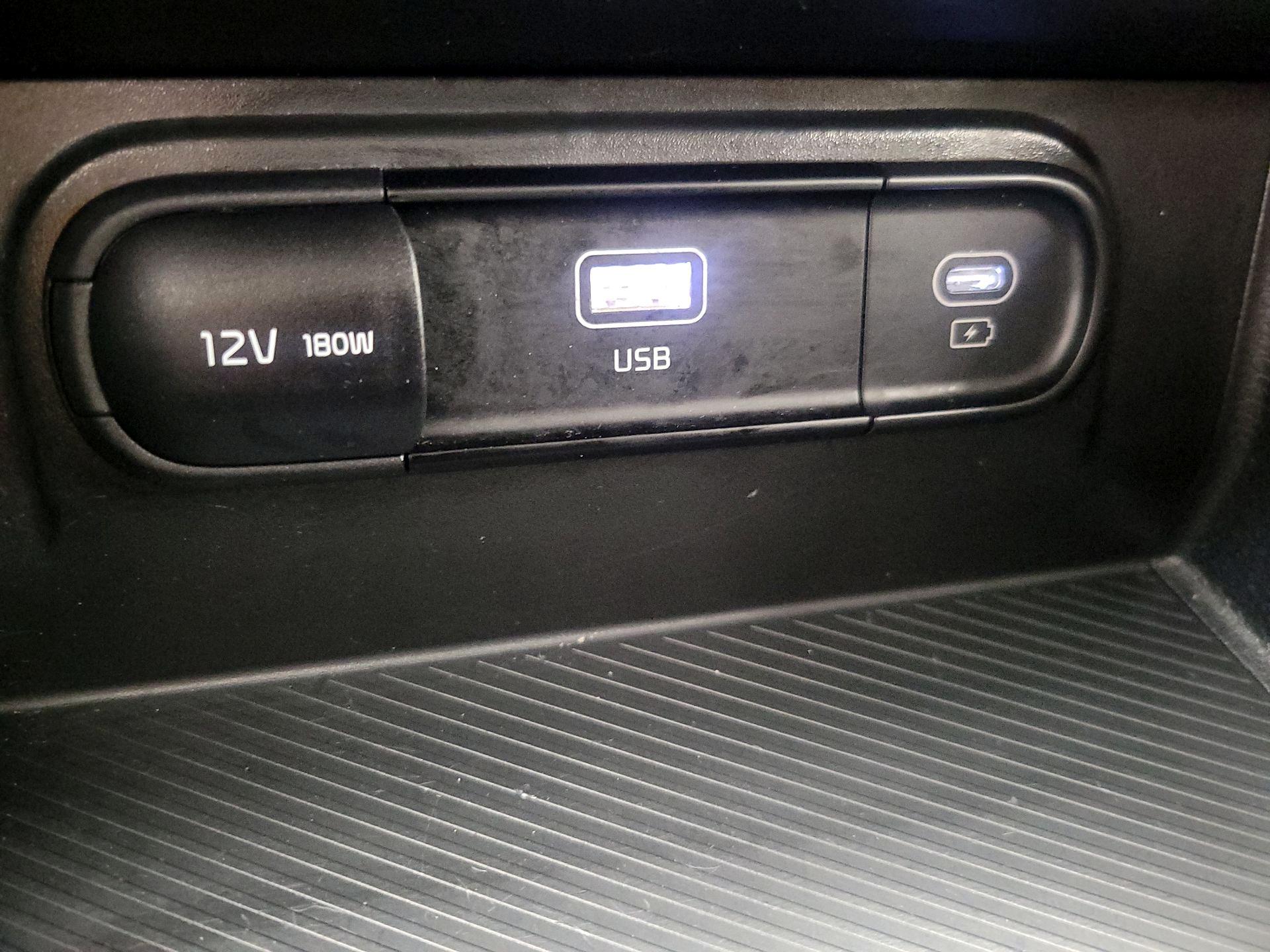 Thumbnail: 2025 Kia Sportage - 18