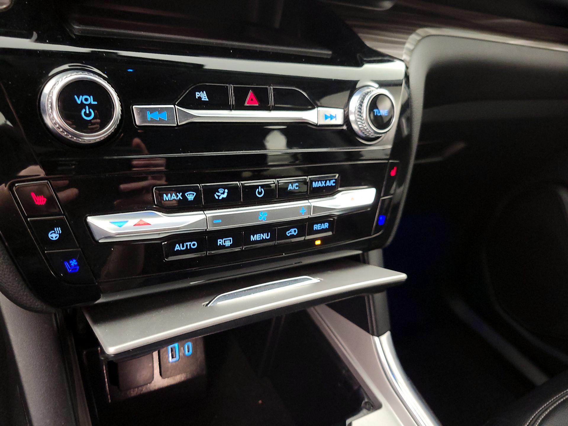 Thumbnail: 2024 Ford Explorer - 17