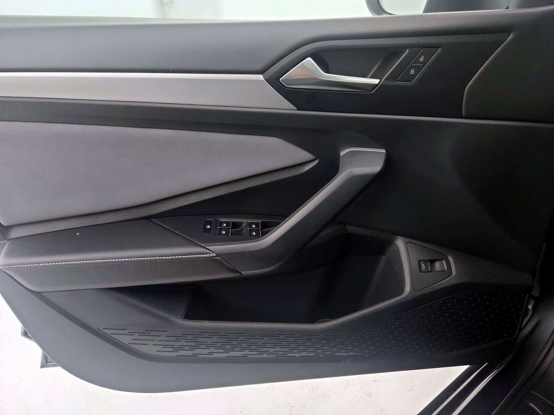 Thumbnail: 2025 Volkswagen Jetta - 12