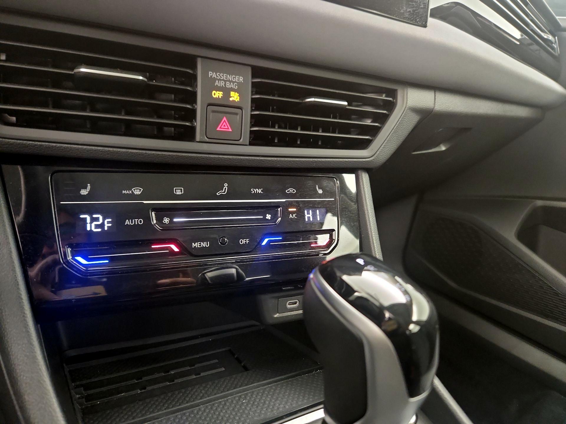 Thumbnail: 2025 Volkswagen Jetta - 16