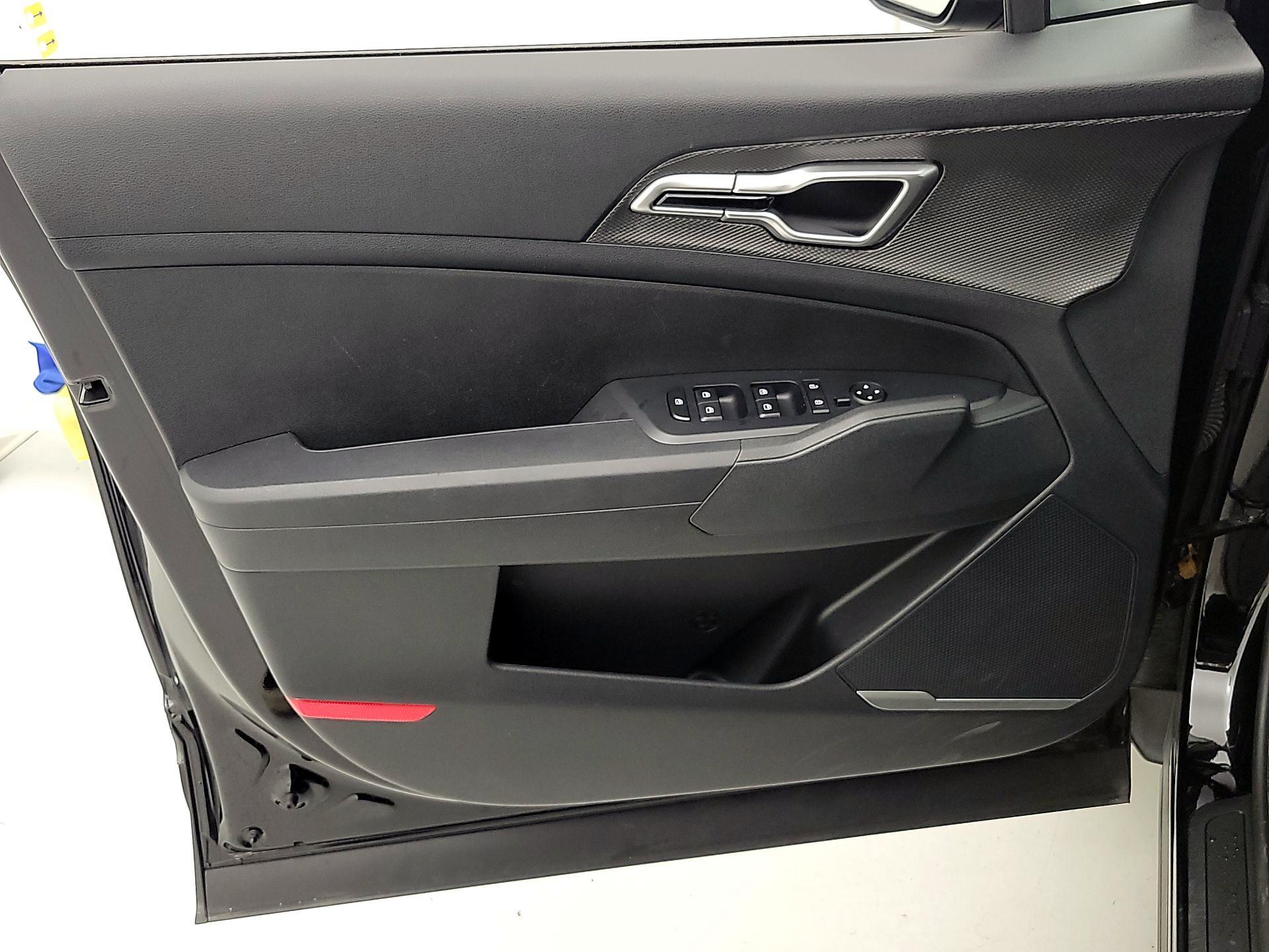 Thumbnail: 2025 Kia Sportage - 12